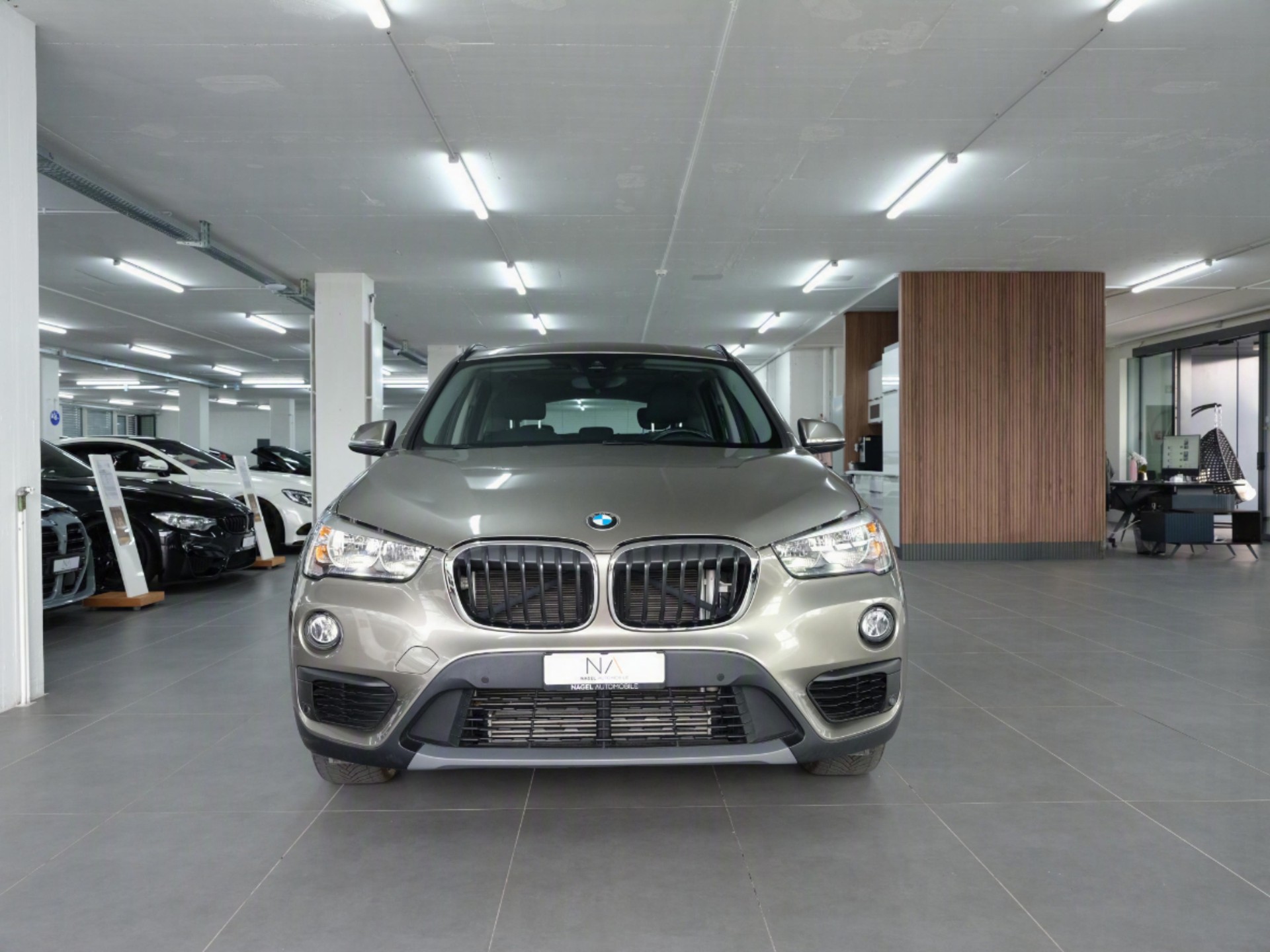 BMW X1 xDrive 20i Sport Line Steptronic *Panorama* *PDC Vorne & Hinten* *Individual*-image-7