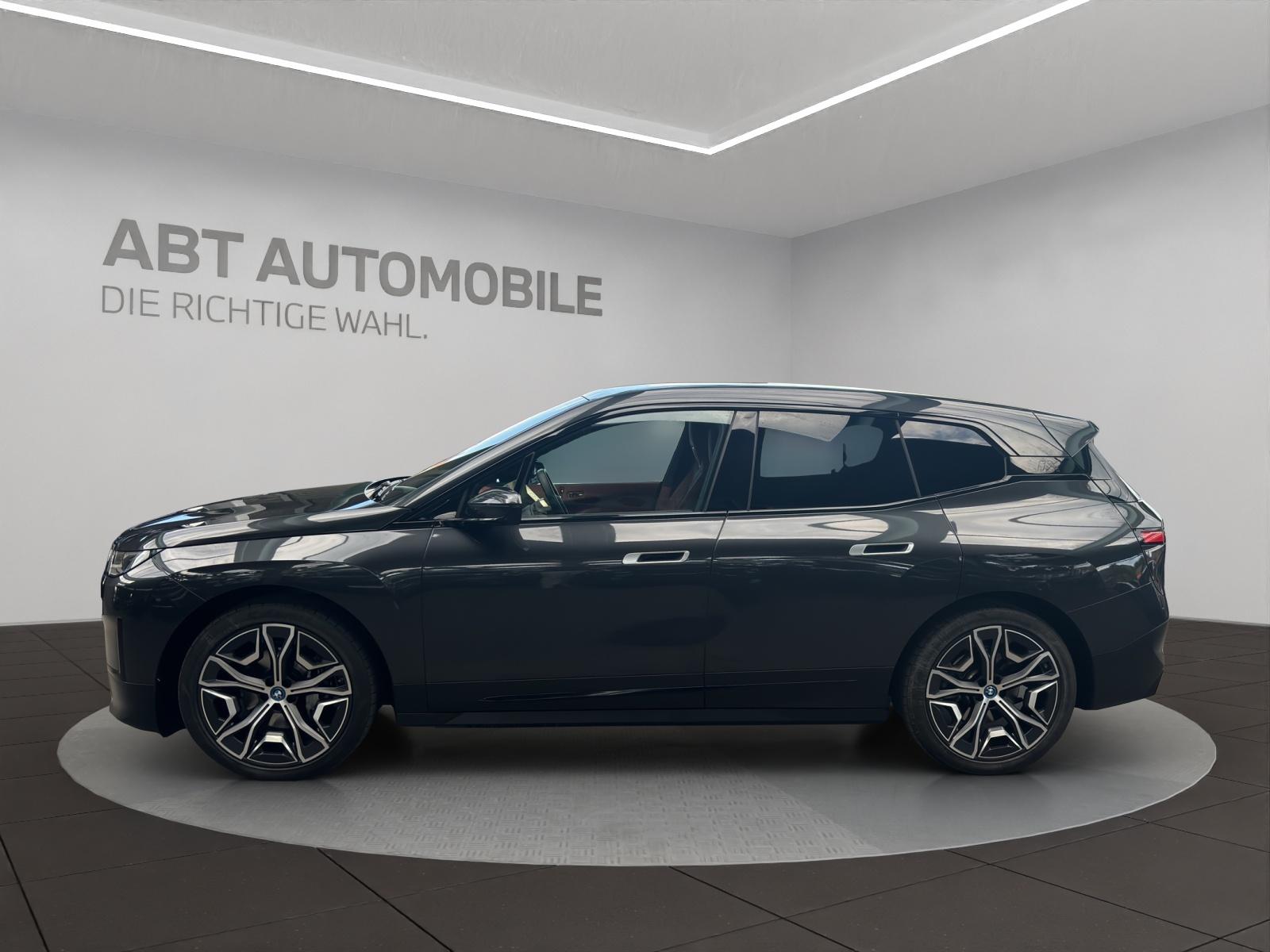BMW iX xDrive40-showroom-element-2