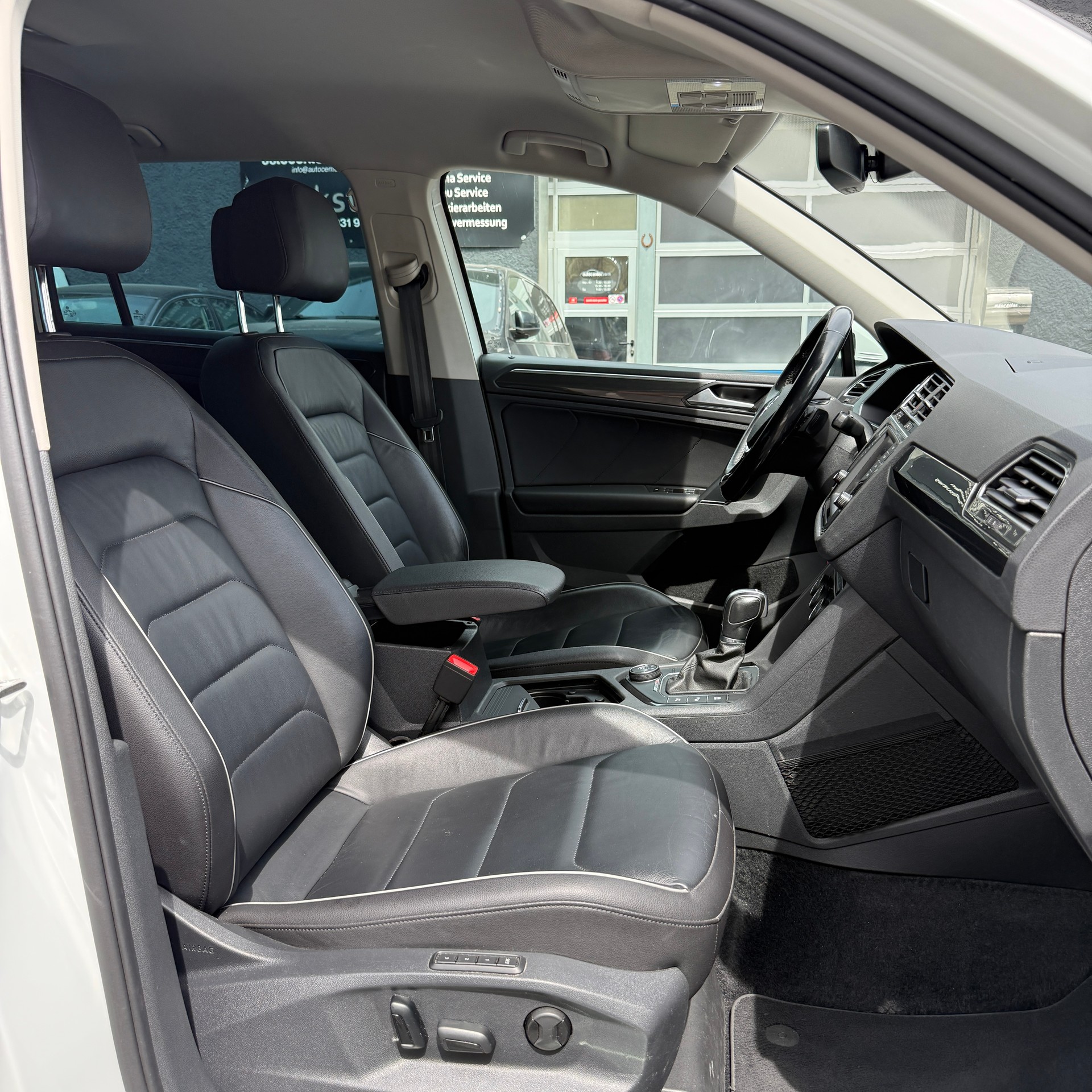 VW Tiguan 2.0 TDI SCR Highline 4Motion DSG-image-11