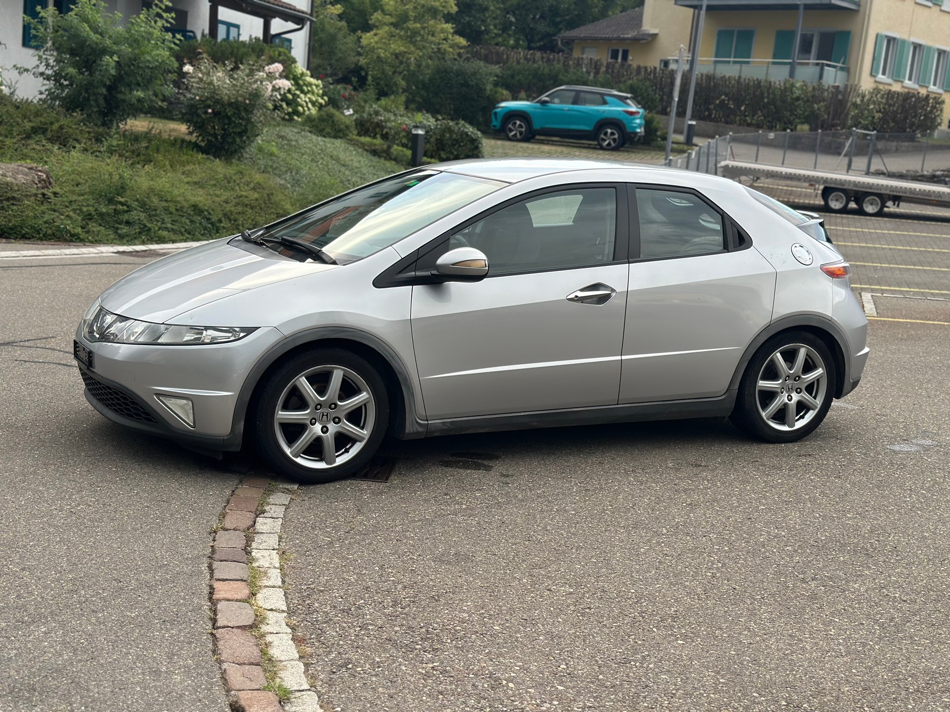 HONDA Civic 1.8i-showroom-element-1