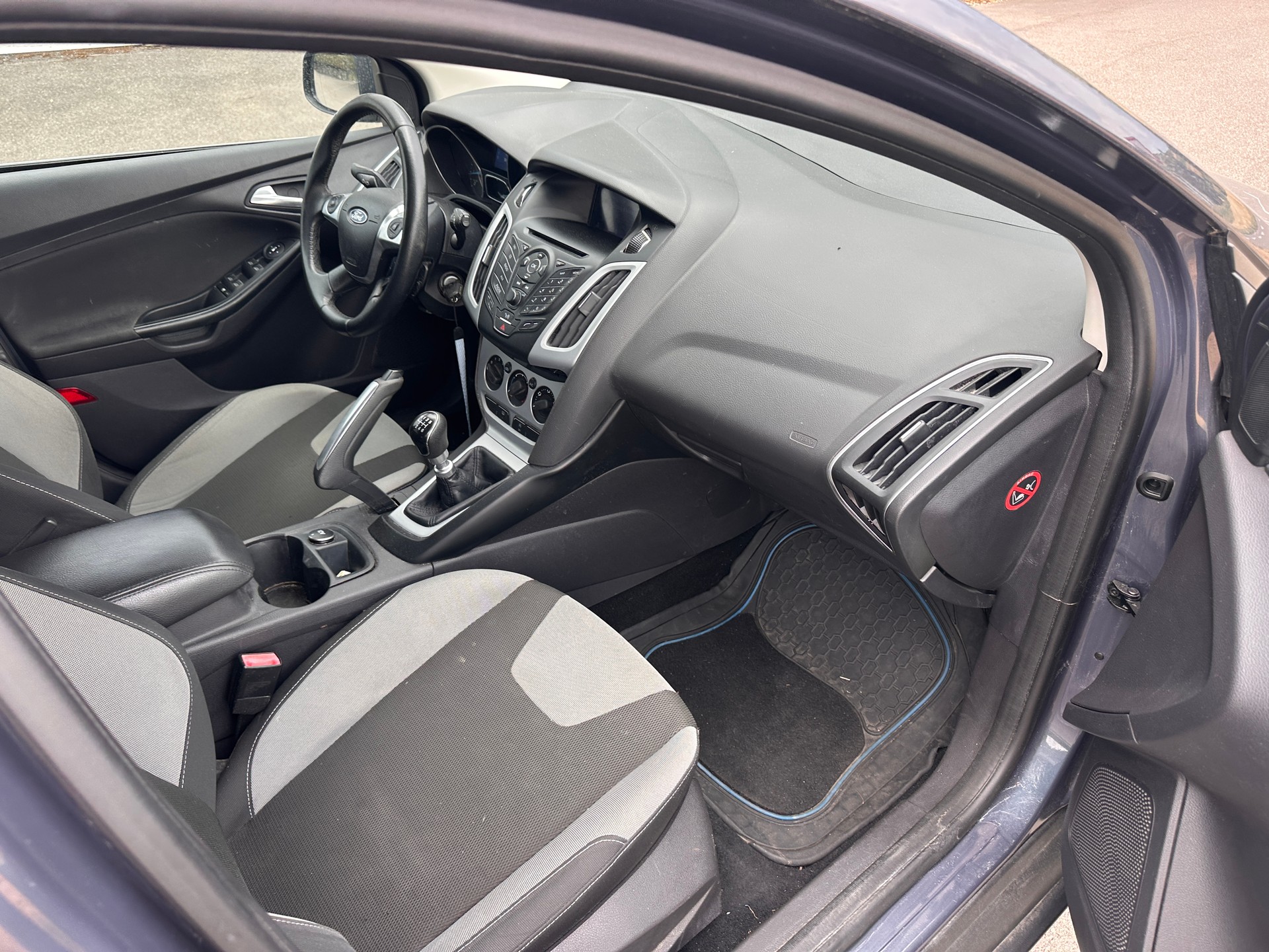 FORD Focus 1.6 SCTi Titanium-image-8
