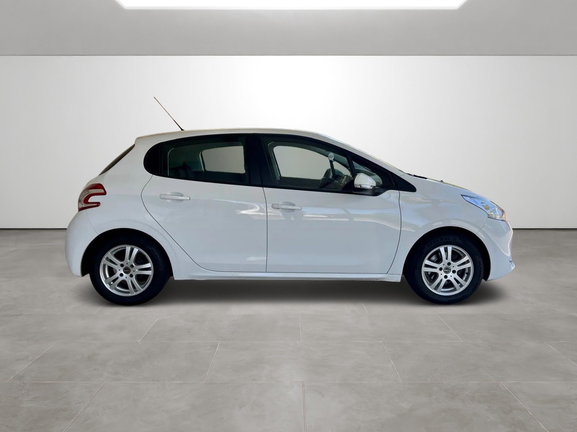 PEUGEOT 208 1.2 VTI Active-image-3