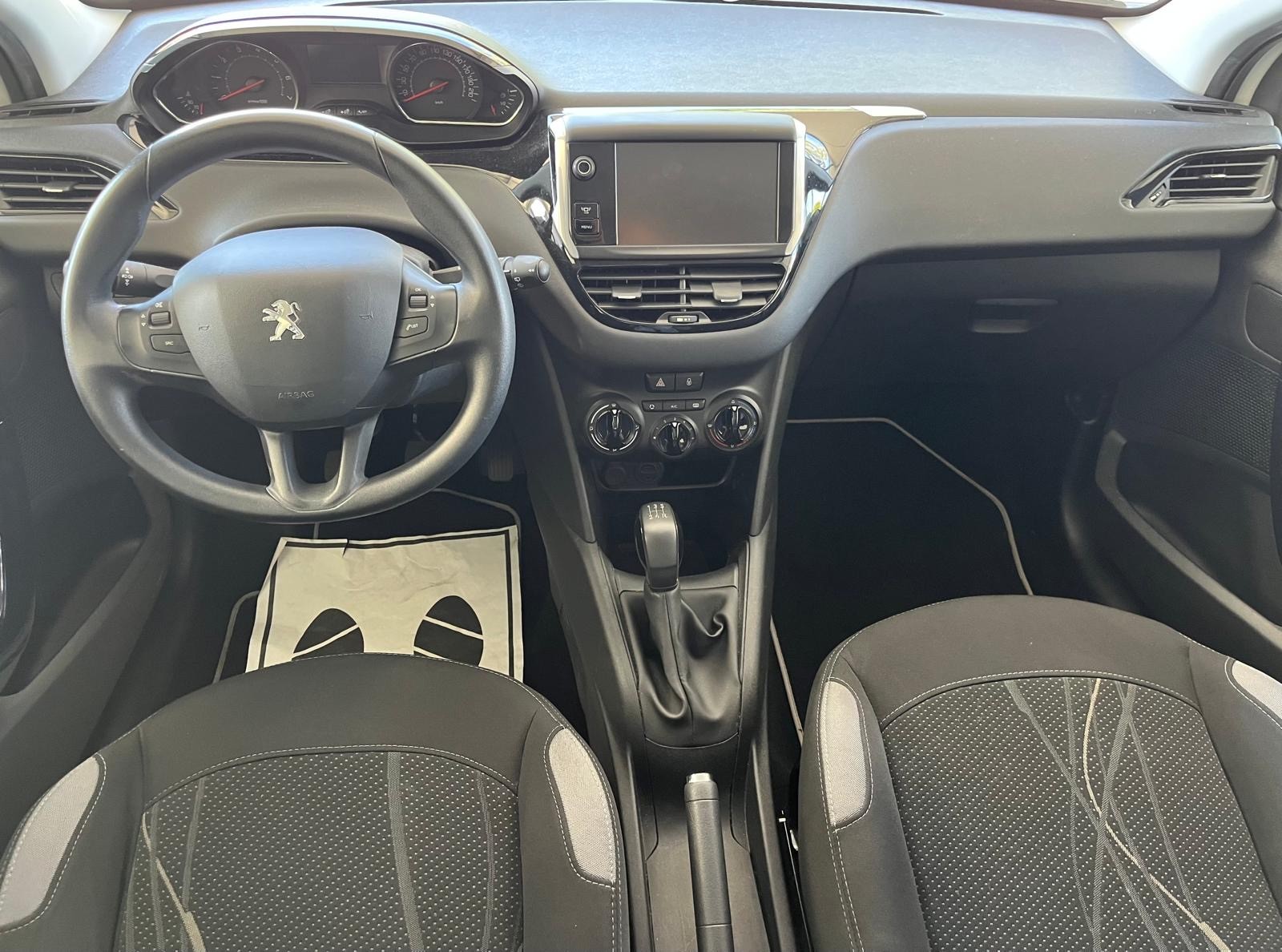 PEUGEOT 208 1.2 VTI Active-image-12