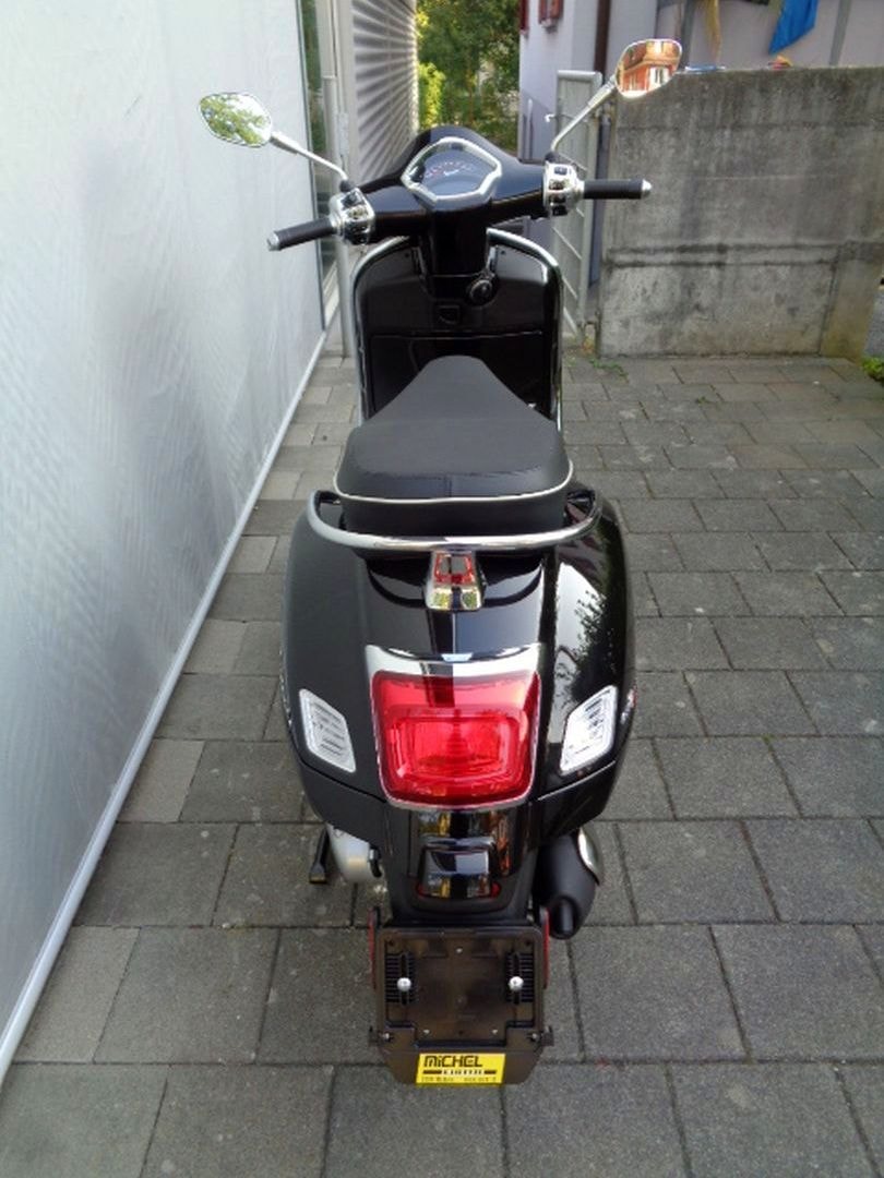 PIAGGIO VESPA GTS 125 SUPER RST-image-4