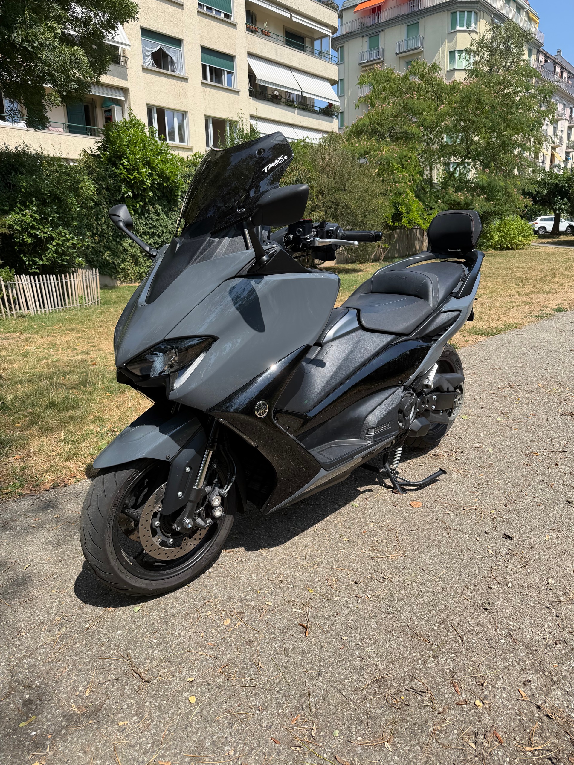 YAMAHA T-MAX 560-image-5
