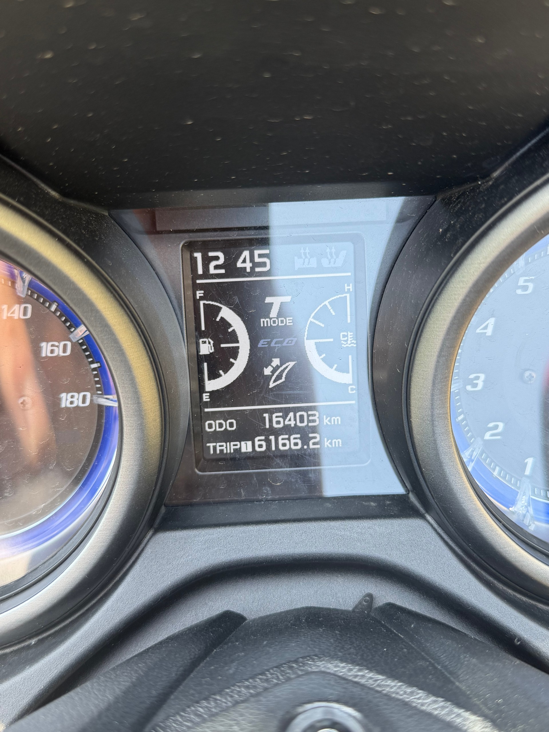 YAMAHA T-MAX 560-image-8