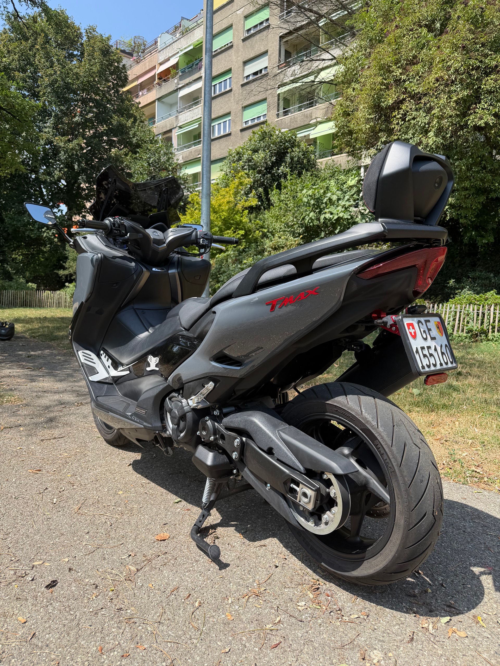 YAMAHA T-MAX 560-image-4