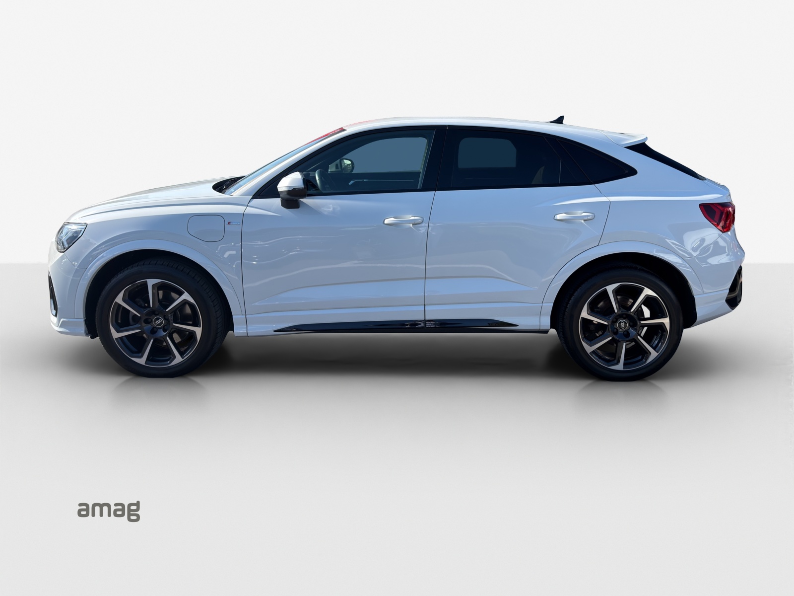 AUDI Q3 Sportback 45 TFSI e S line Attraction S-tronic-showroom-element-1