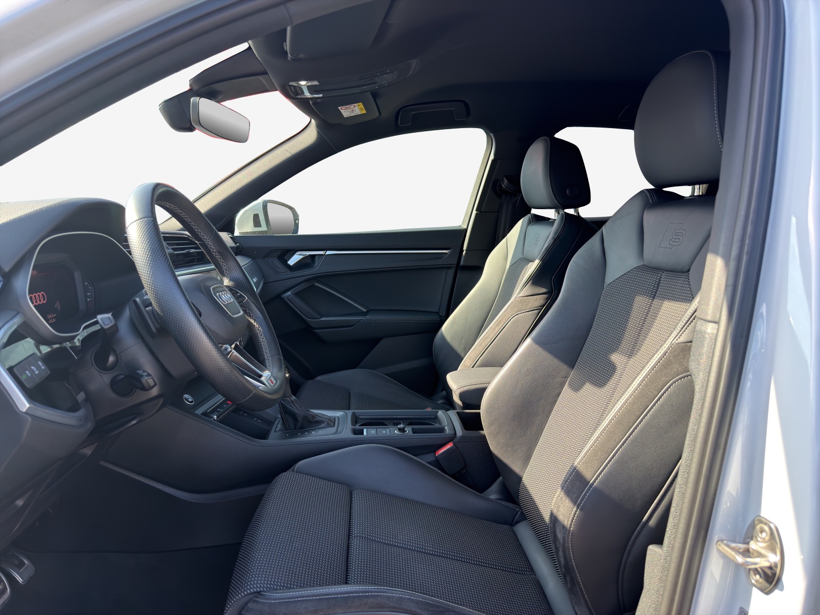 AUDI Q3 Sportback 45 TFSI e S line Attraction S-tronic-image-7
