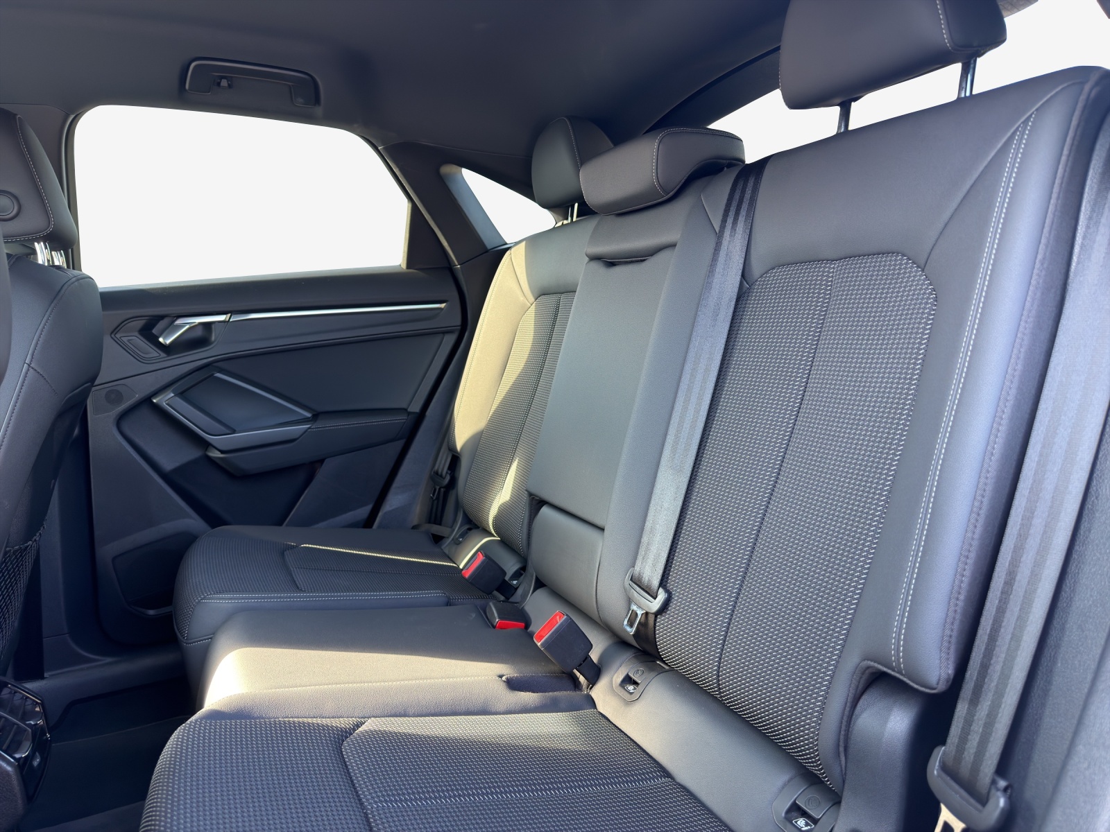 AUDI Q3 Sportback 45 TFSI e S line Attraction S-tronic-image-11