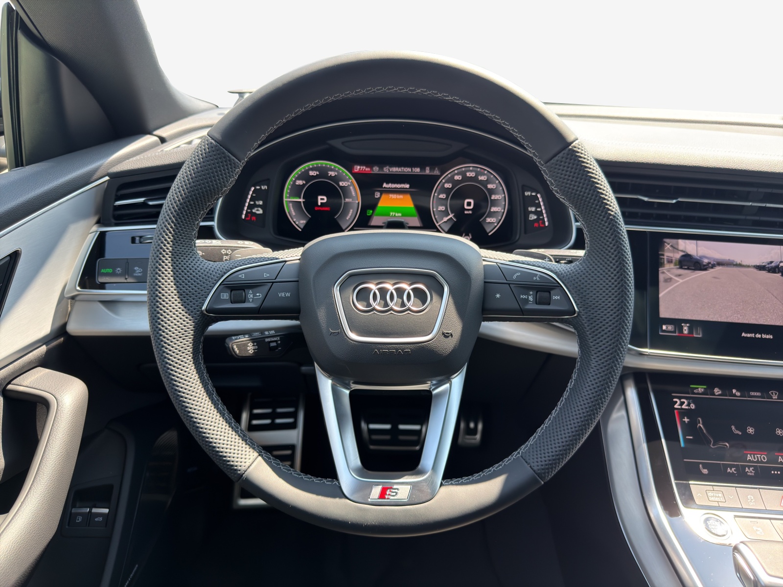 AUDI Q8 SUV TFSI e quattro 360 kW tiptronic-image-9