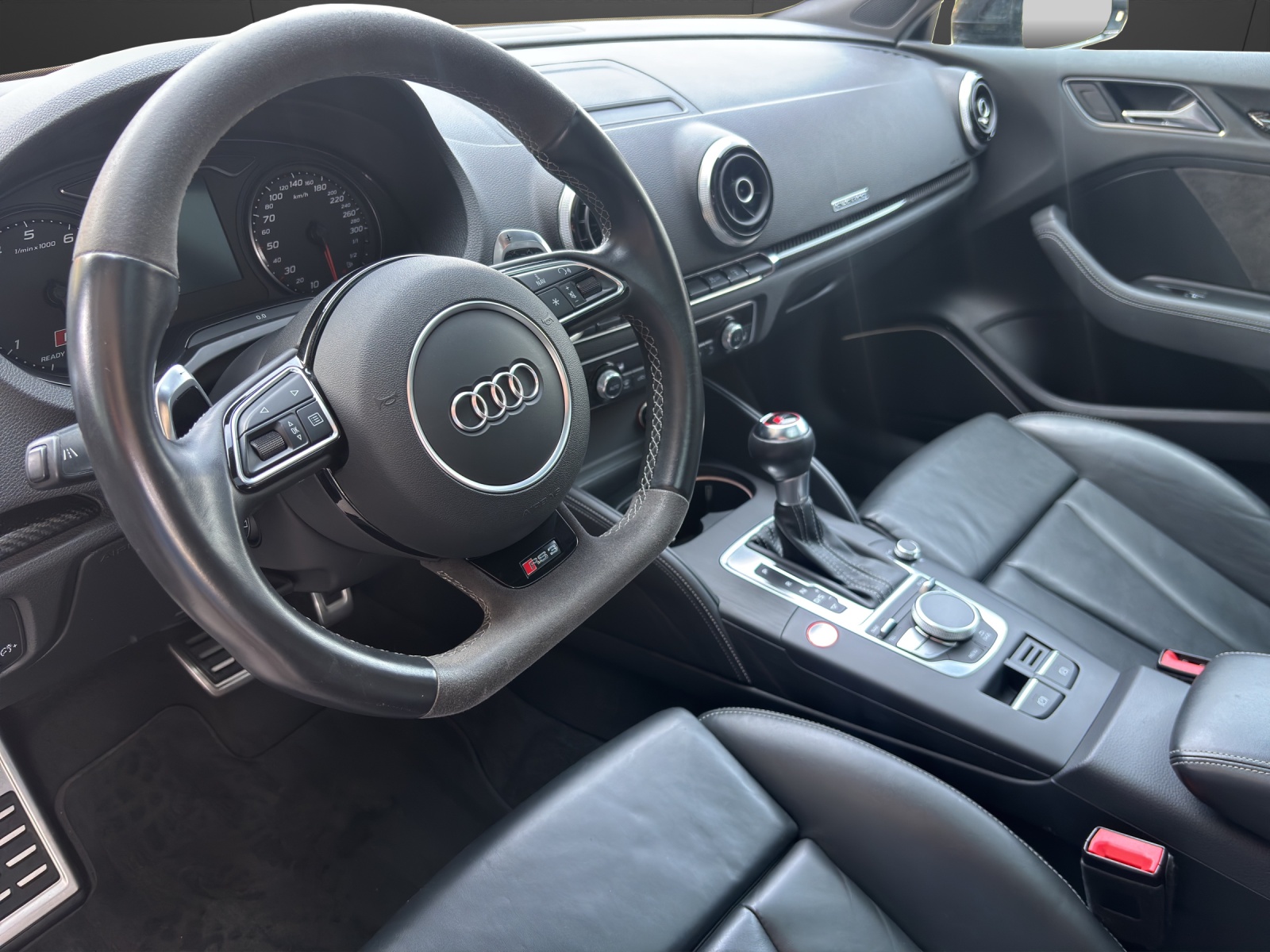 AUDI RS3 2.5 TSI quattro S-tronic-showroom-element-3