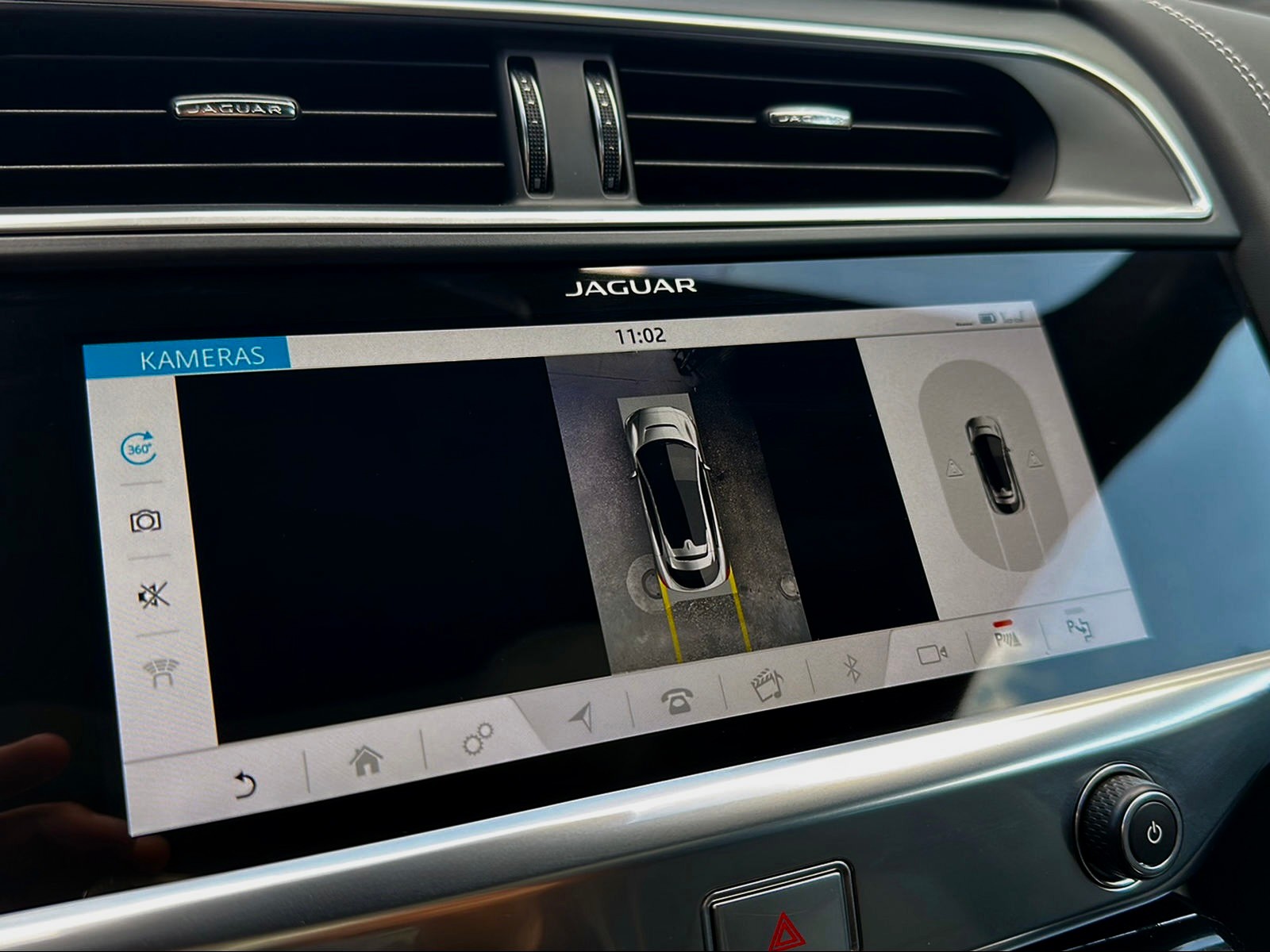 JAGUAR I-Pace EV400 First Edition AWD-image-7