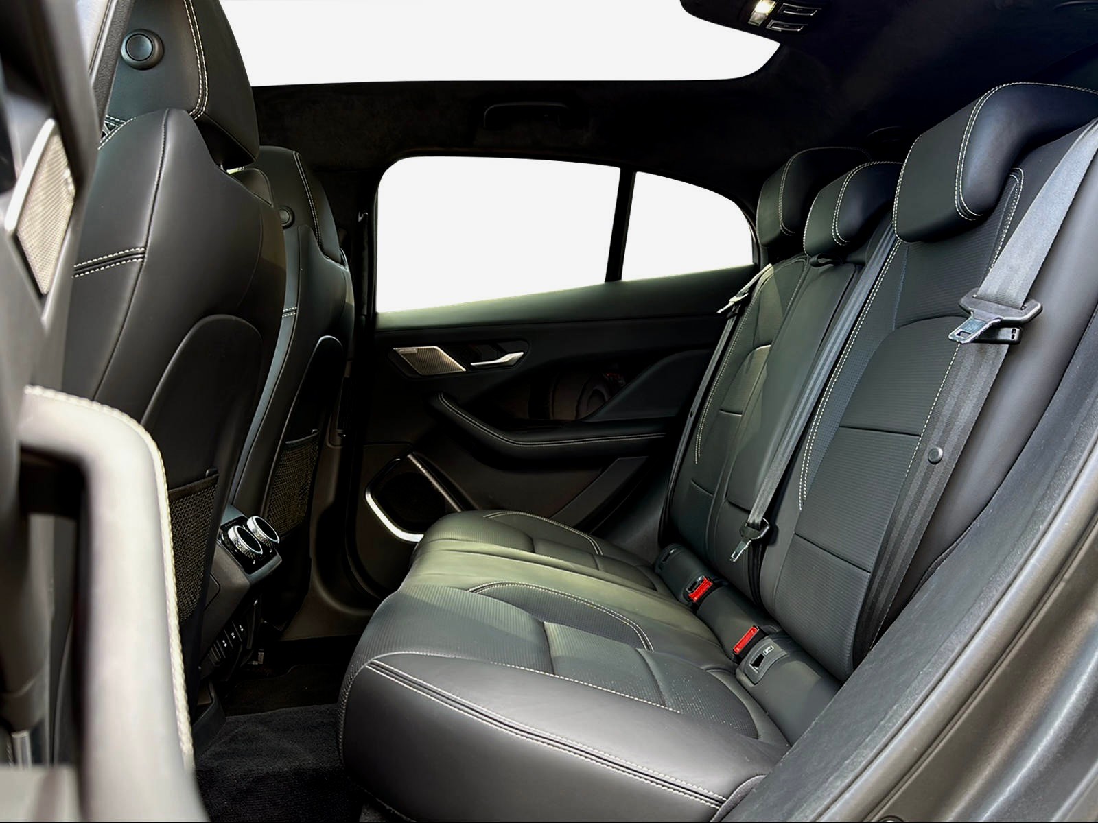 JAGUAR I-Pace EV400 First Edition AWD-image-12