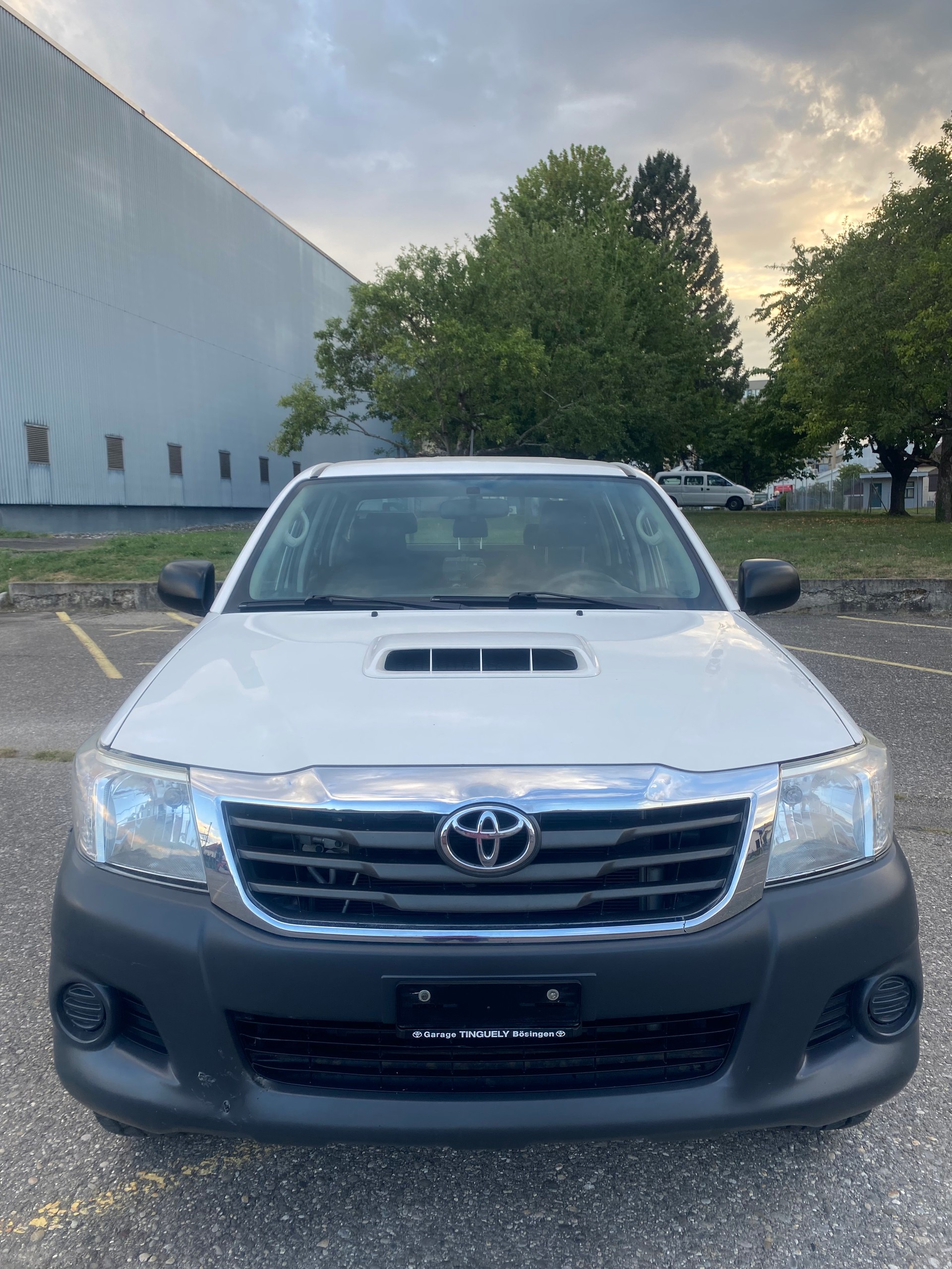 TOYOTA Hilux 2.5D 4WD Double Cab Luna-image-3