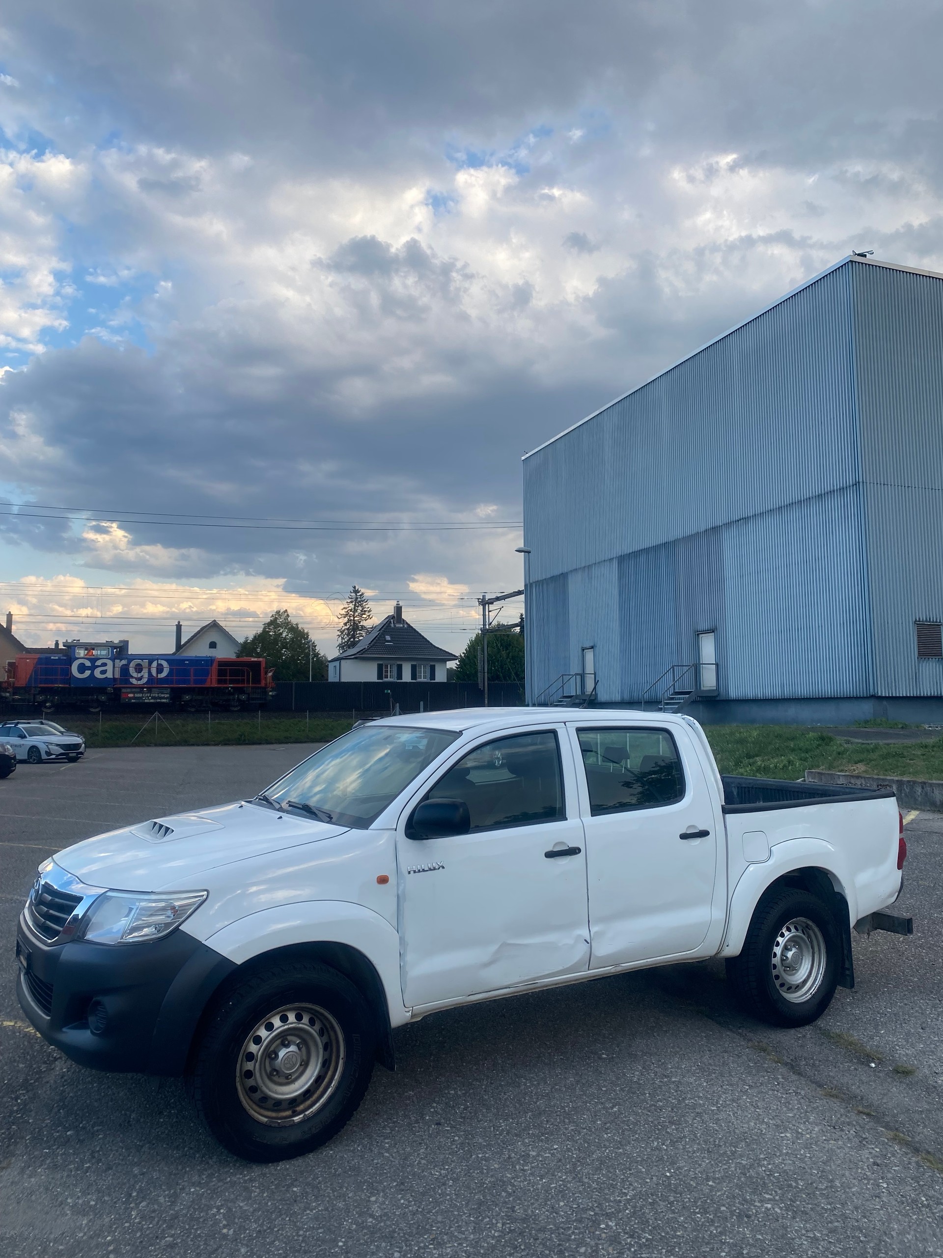 TOYOTA Hilux 2.5D 4WD Double Cab Luna-image-14
