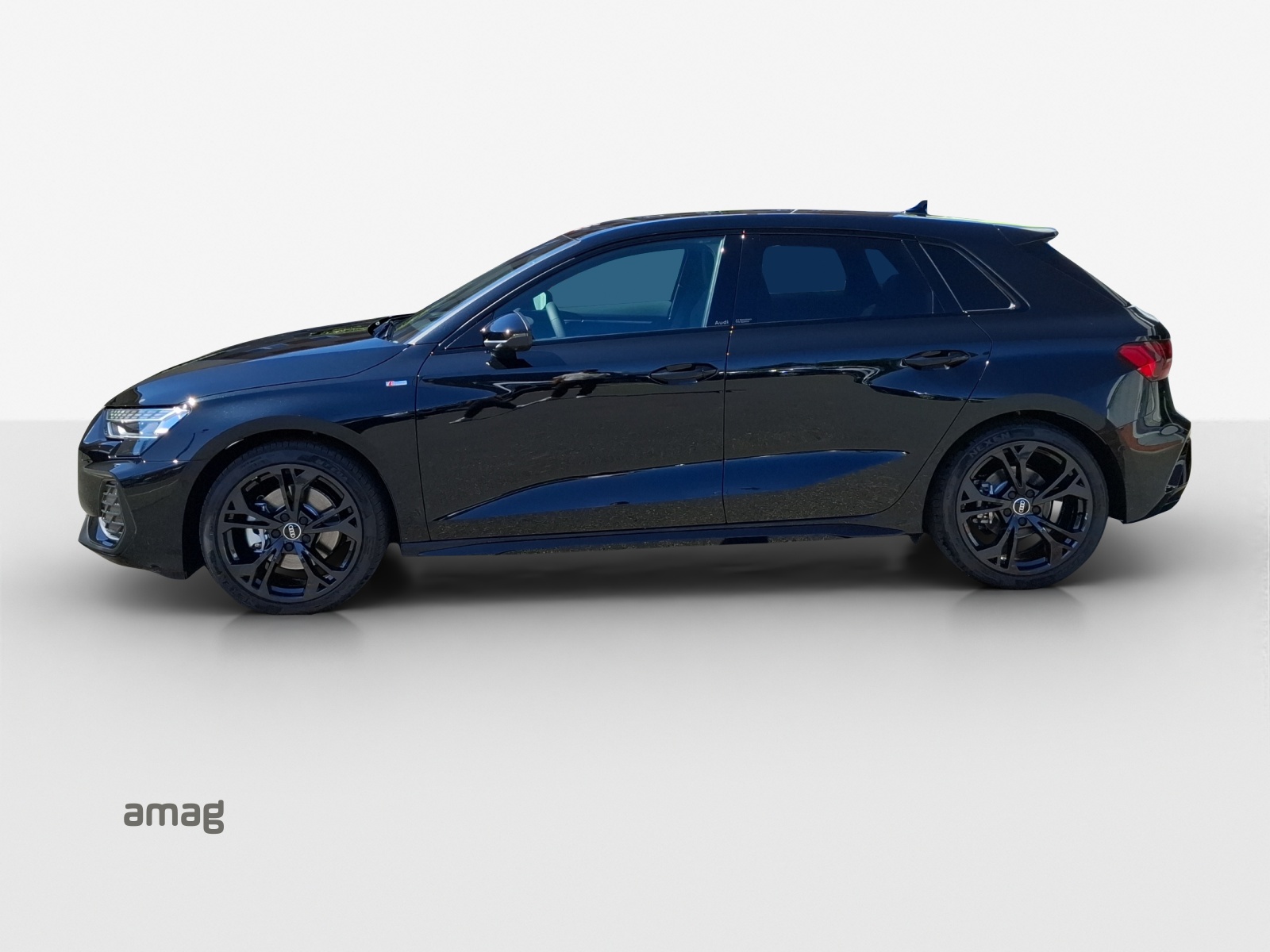 AUDI A3 Sportback TFSI 150 kW quattro S line S tronic-showroom-element-1