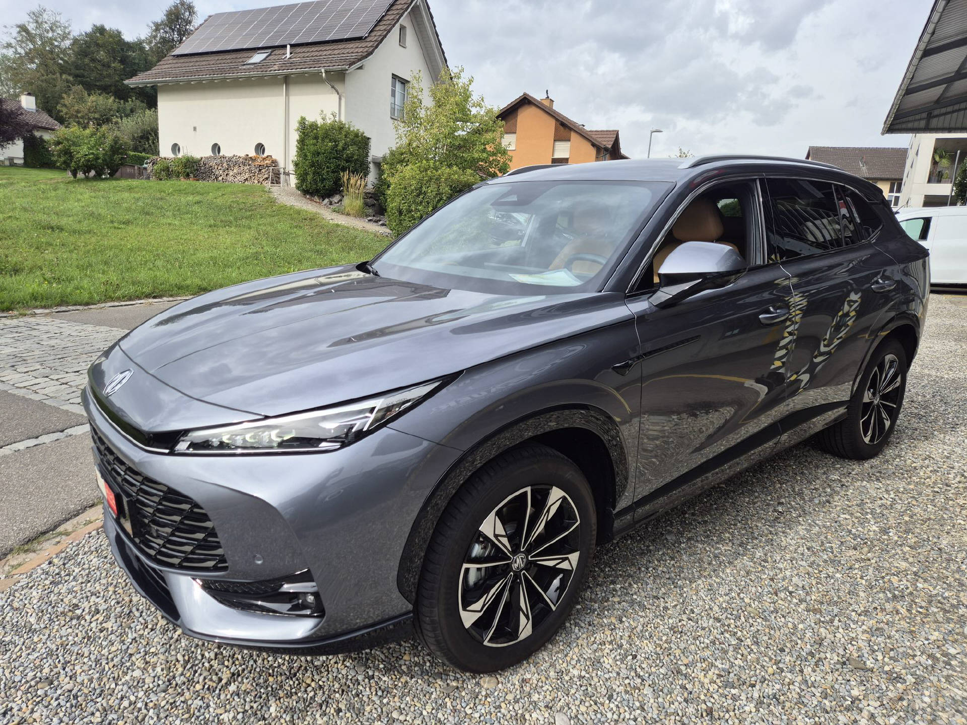 MG HS 1.5 Hybrid Luxury-image-3