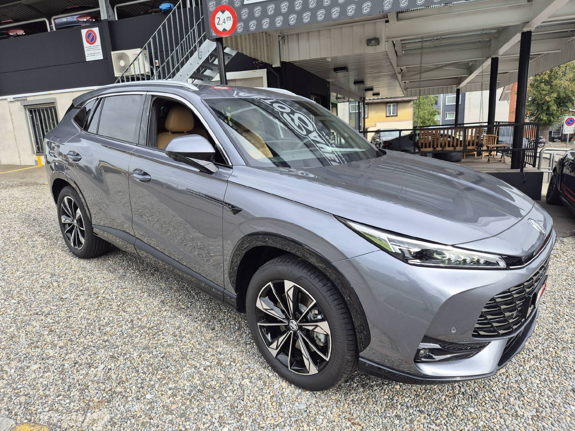 MG HS 1.5 Hybrid Luxury-image-1