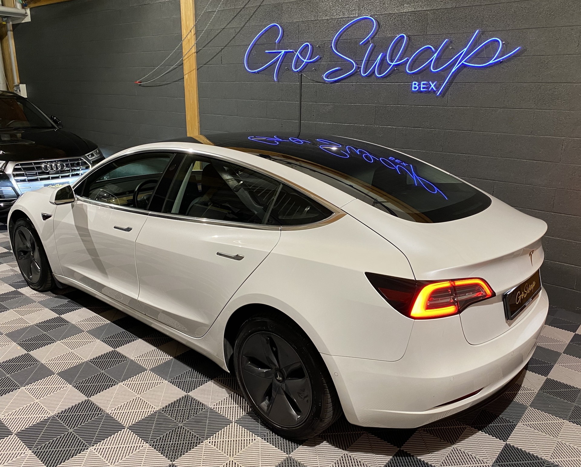 TESLA Model 3 Standart Range Plus-image-11