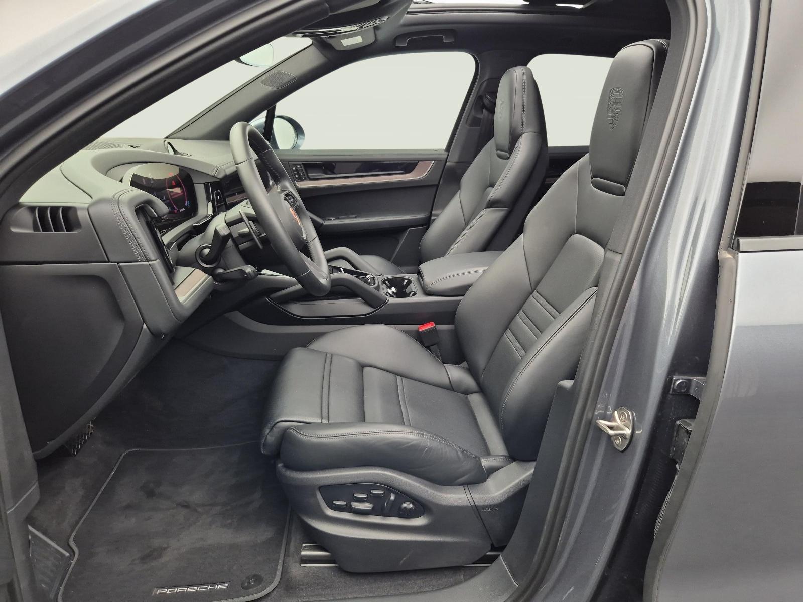 PORSCHE Cayenne 3.0 V6 Black Edition-showroom-element-2