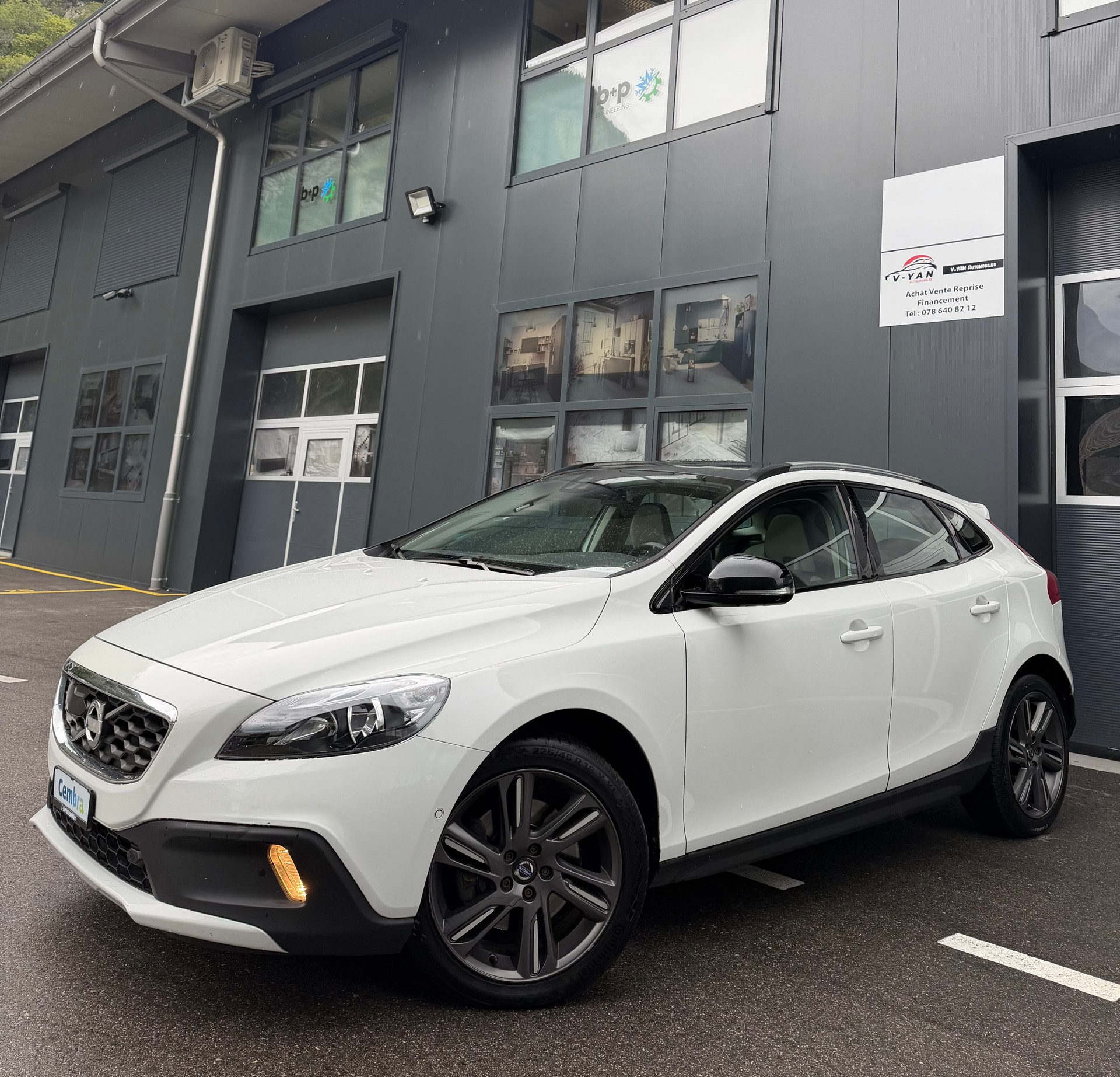 VOLVO V40 Cross Country T5 AWD Momentum Geartronic