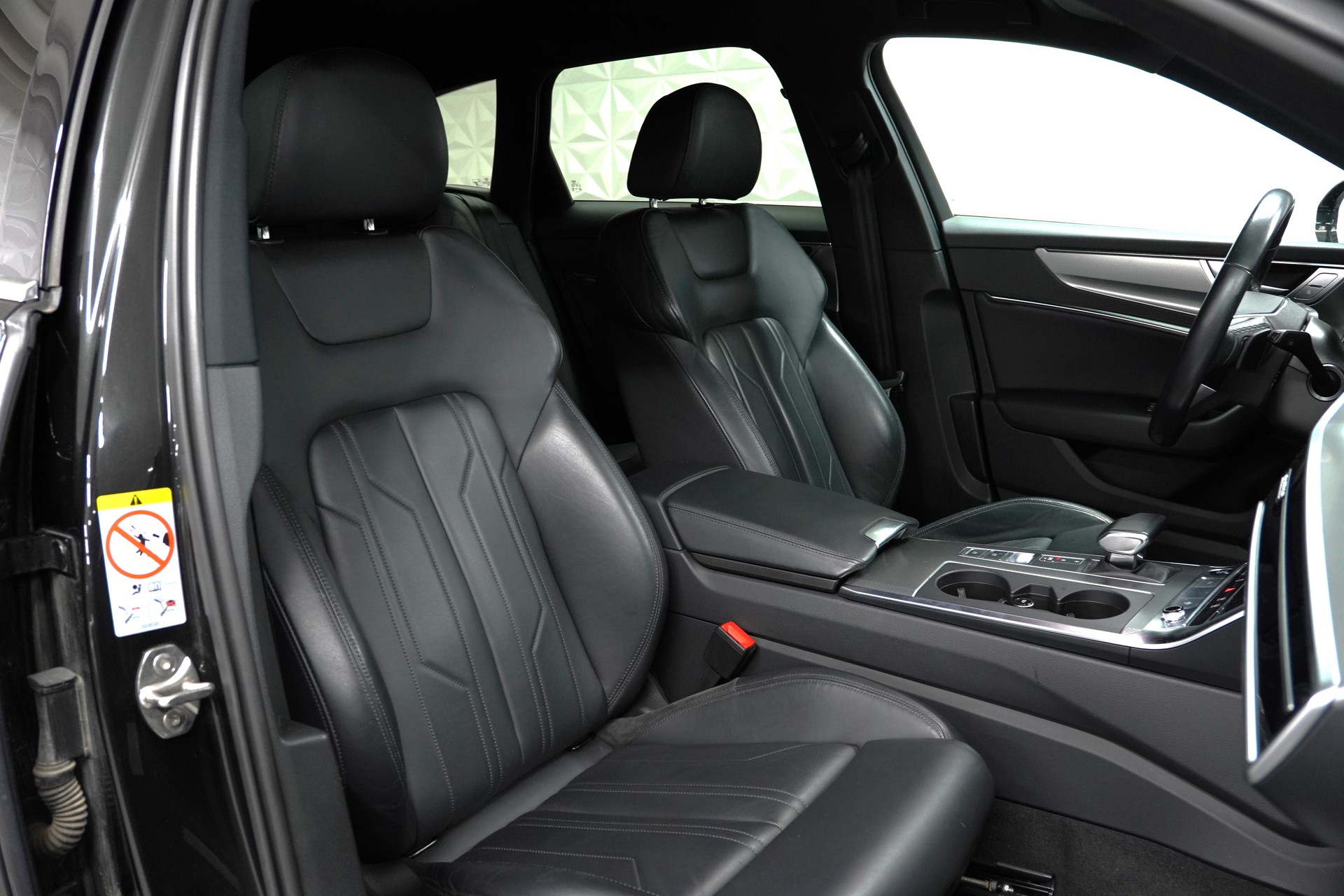 AUDI A6 Avant 55 TFSI quattro S-tronic-image-11