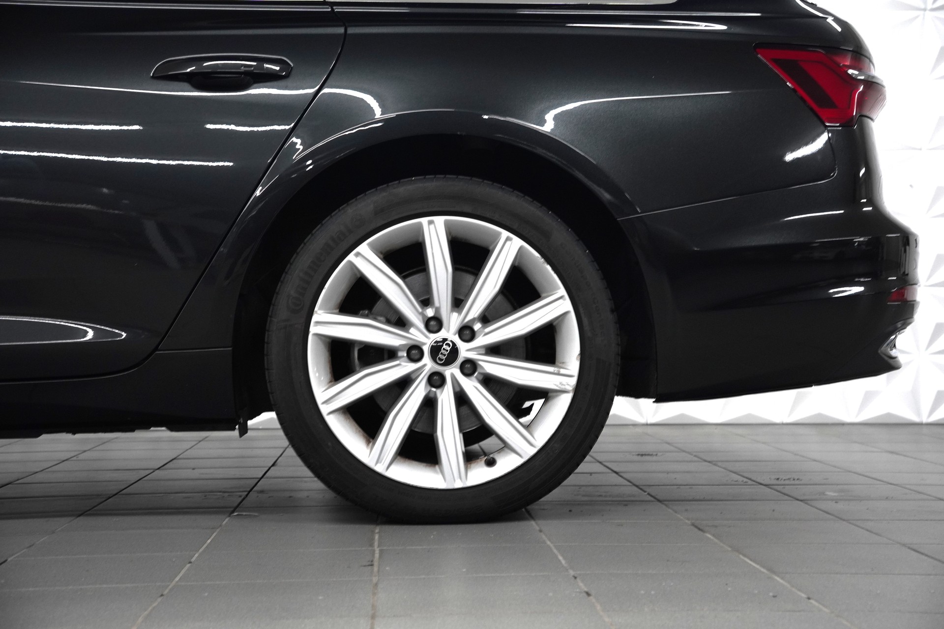 AUDI A6 Avant 55 TFSI quattro S-tronic-image-9
