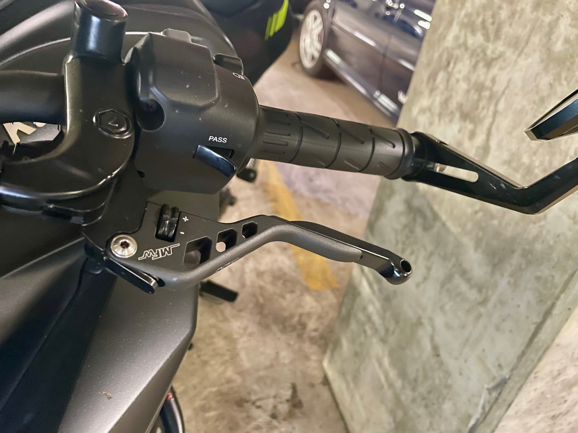 KAWASAKI Z 900-image-3