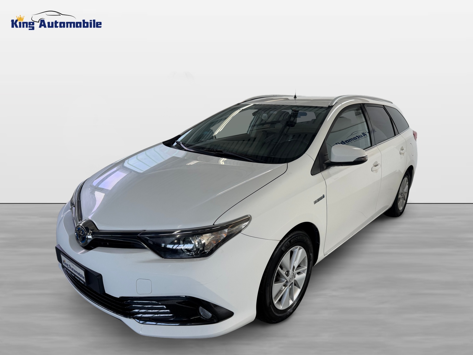 TOYOTA Auris Touring Sports 1.8 HSD Swiss Trend e-CVT | Frisch MFK | CH-Auto | 1-Hand | Ab Service | Leder-showroom-element-1