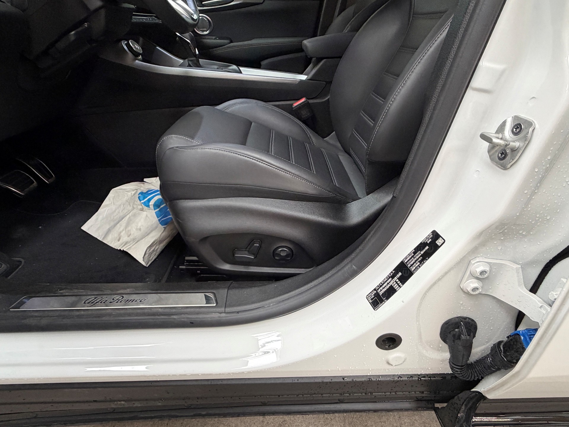 ALFA ROMEO Tonale 1.5 48V Hybrid Veloce-showroom-element-3