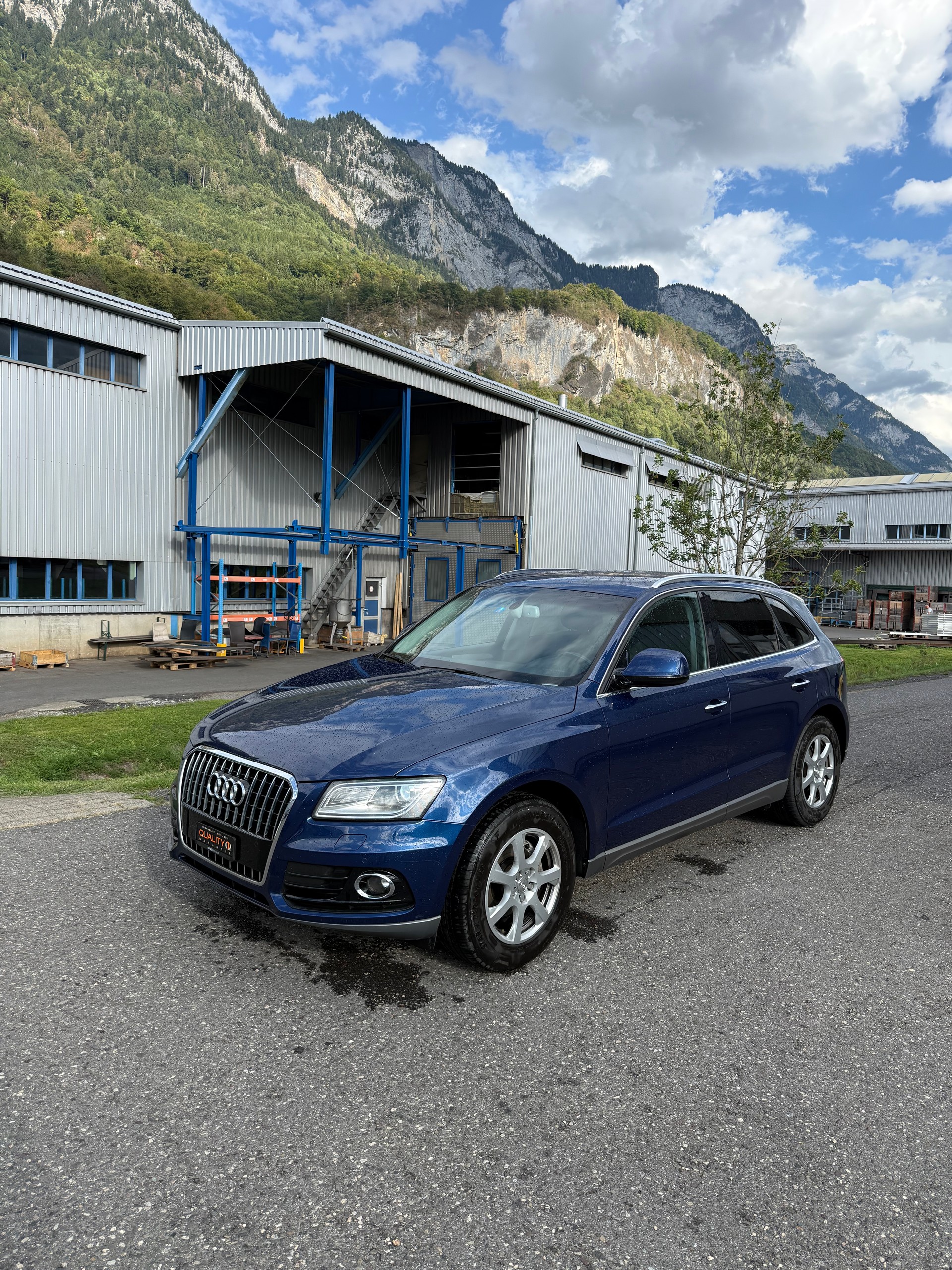 AUDI Q5 2.0 TDI-showroom-element-2