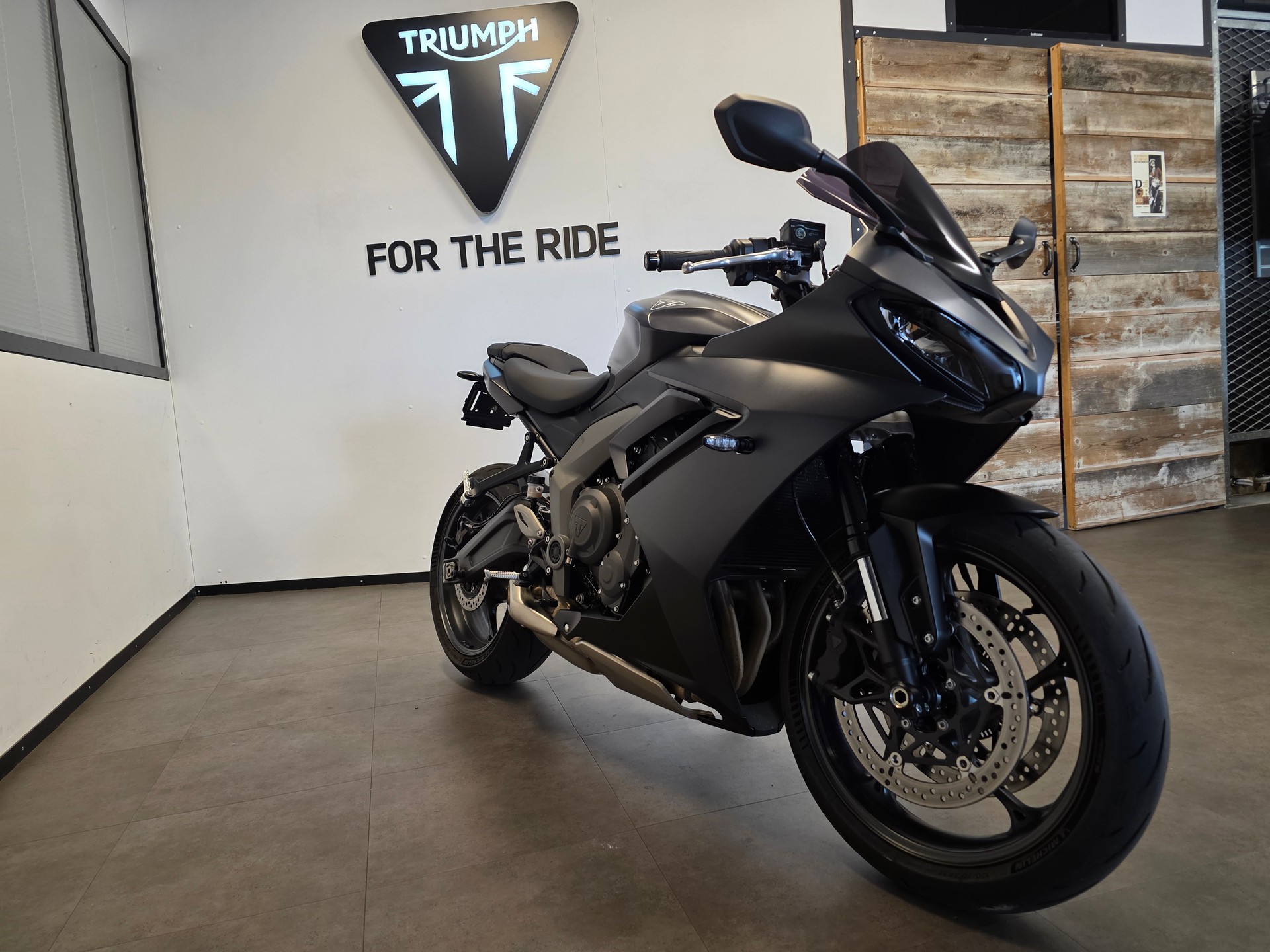 TRIUMPH Triumph Daytona 660-image-2