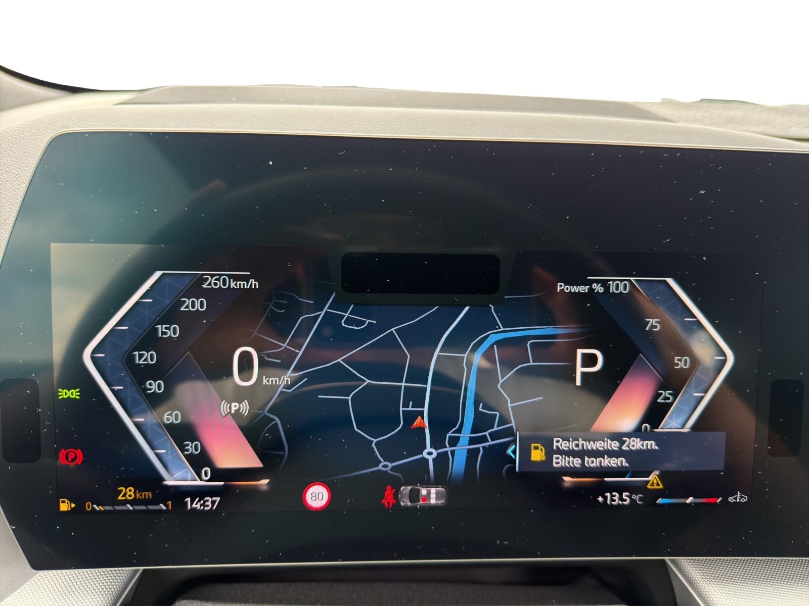 BMW 223i xDrive-image-9