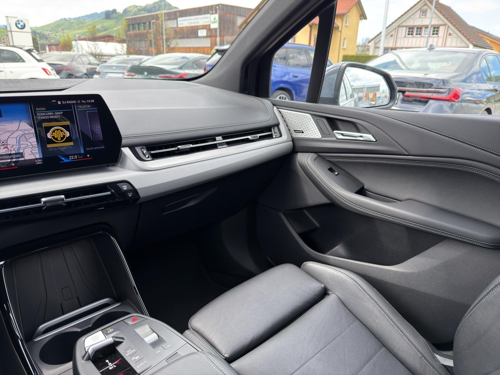BMW 223i xDrive-image-15