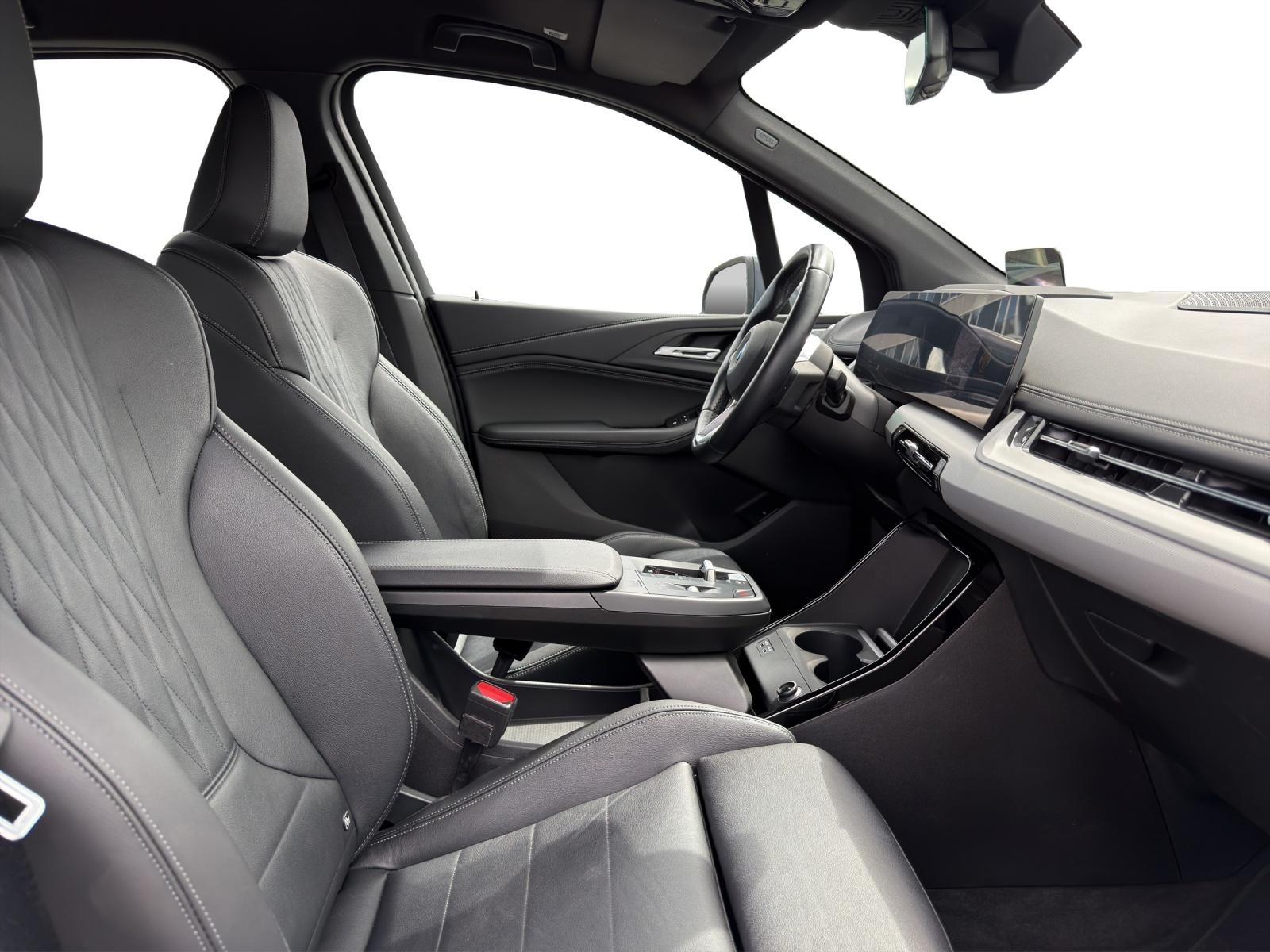 BMW 223i xDrive-image-16