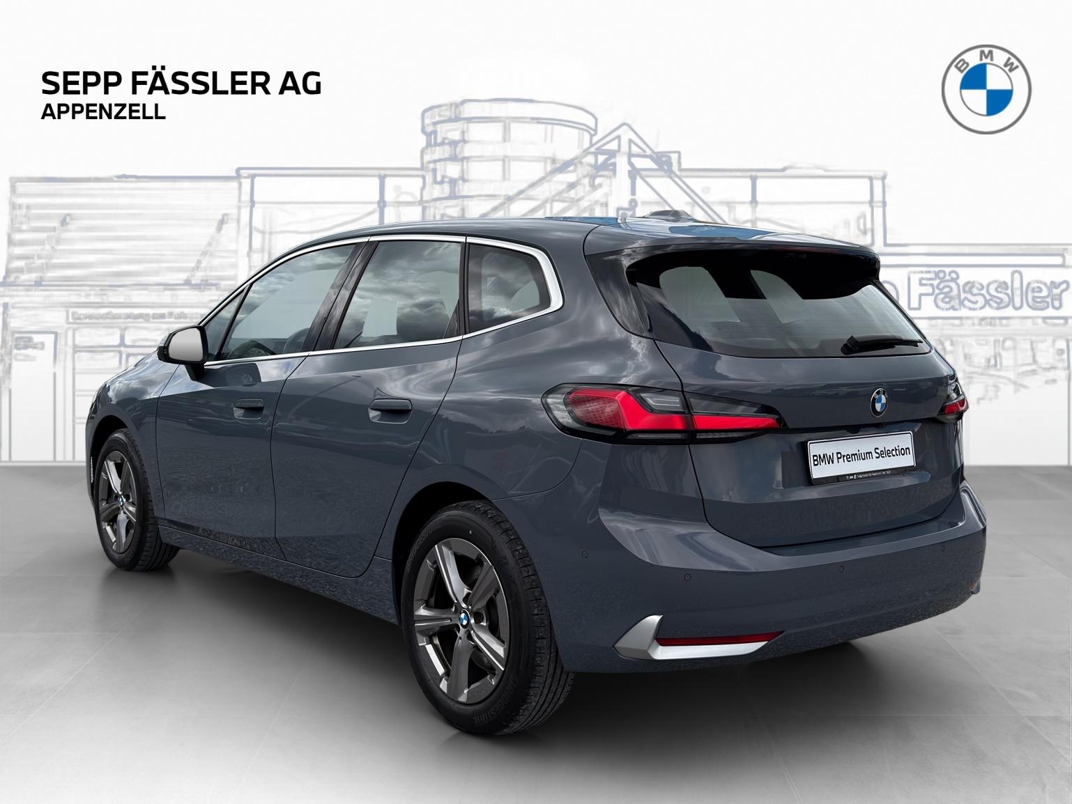 BMW 223i xDrive-showroom-element-2