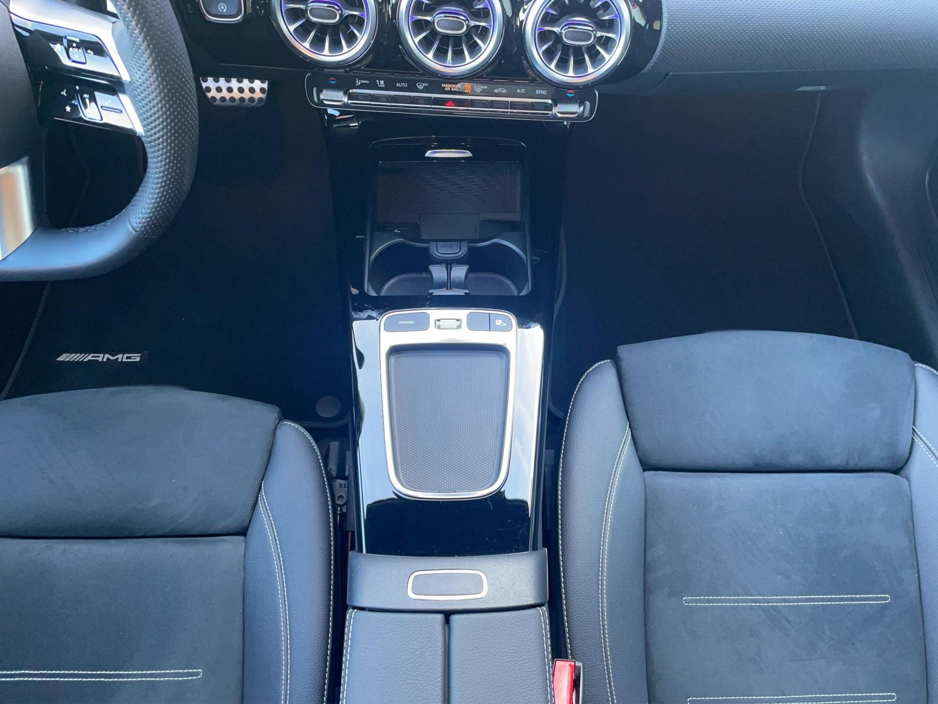 MERCEDES-BENZ CLA 250 Shooting Brake AMG Line 4matic-image-14