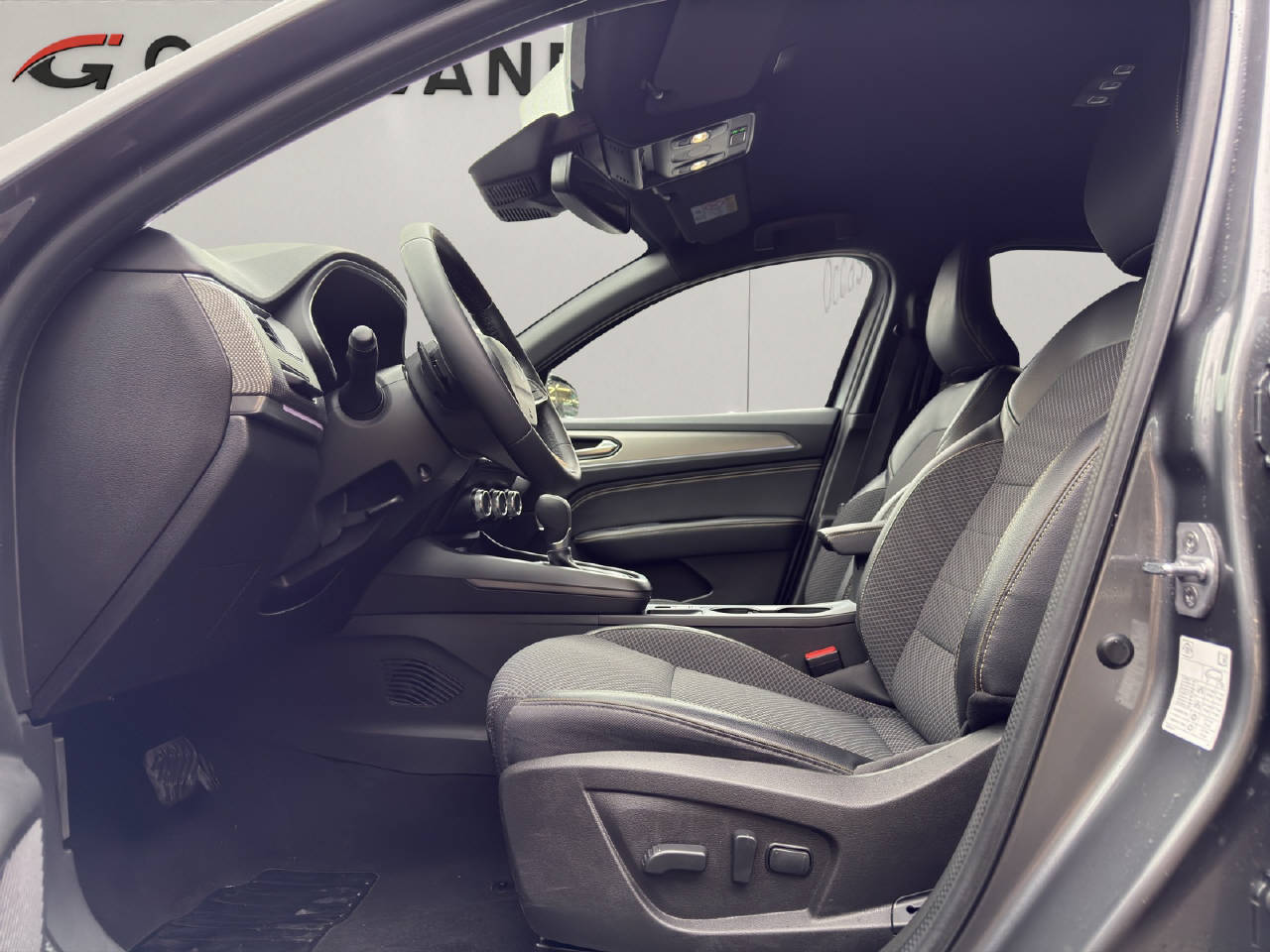 RENAULT Arkana 1.3 TCe techno EDC-showroom-element-3