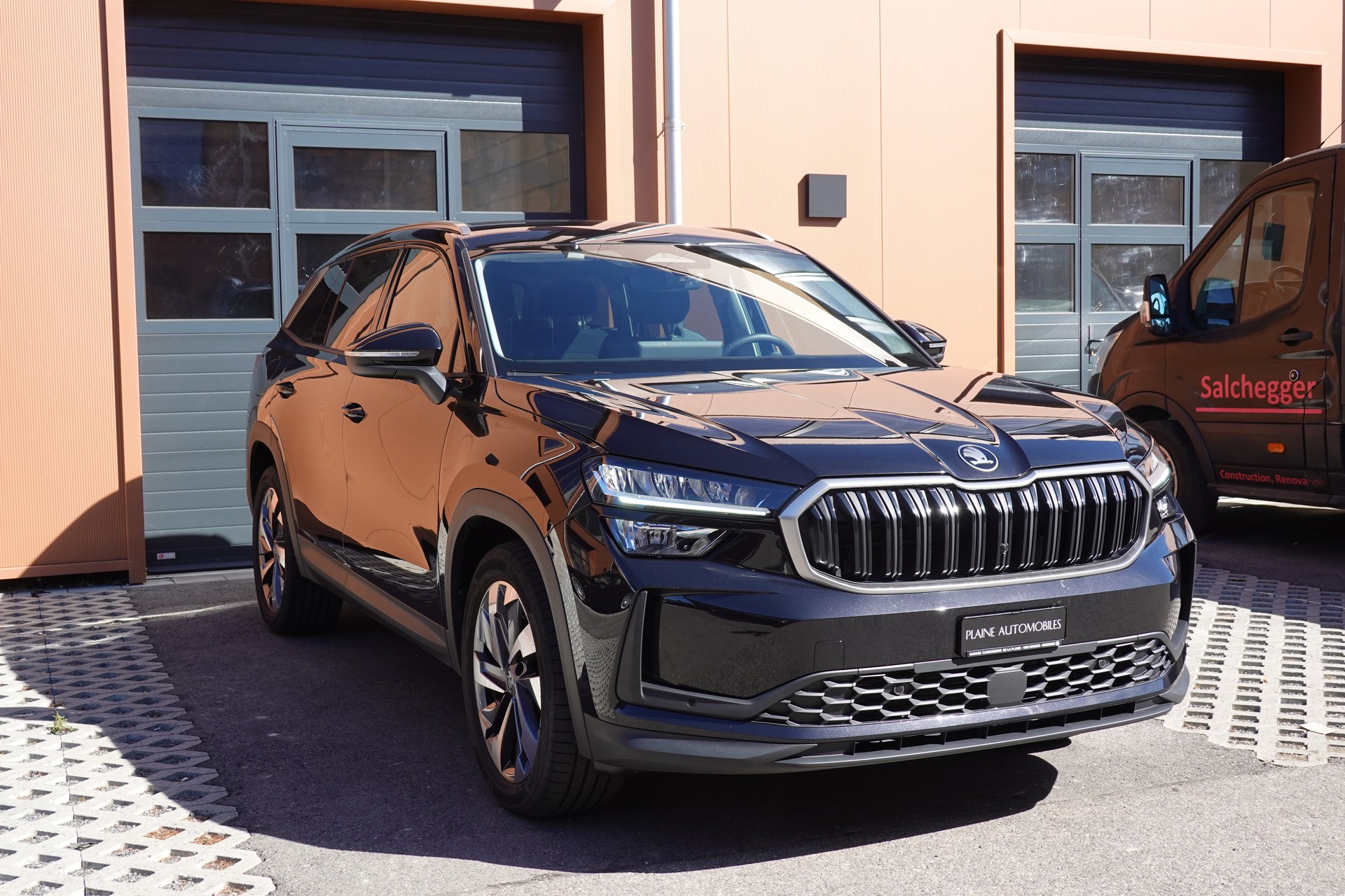 SKODA Kodiaq 1.5 TSI mHEV "* 7 Places * Crochet remorque * Caméra * Tempomat Adaptatif * Clim Auto * Hayon Electrique *"-showroom-element-2