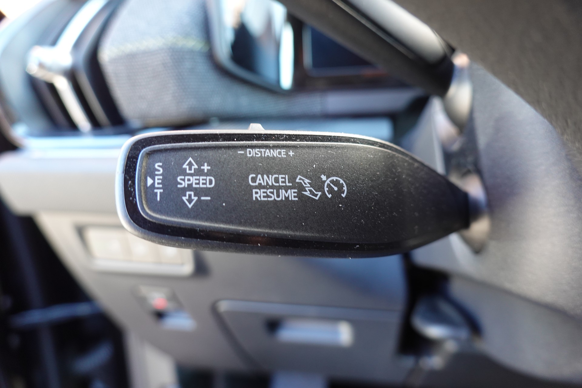 SKODA Kodiaq 1.5 TSI mHEV "* 7 Places * Crochet remorque * Caméra * Tempomat Adaptatif * Clim Auto * Hayon Electrique *"-image-13