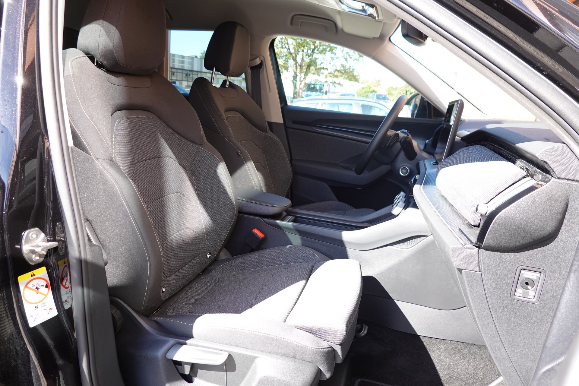 SKODA Kodiaq 1.5 TSI mHEV "* 7 Places * Crochet remorque * Caméra * Tempomat Adaptatif * Clim Auto * Hayon Electrique *"-image-26
