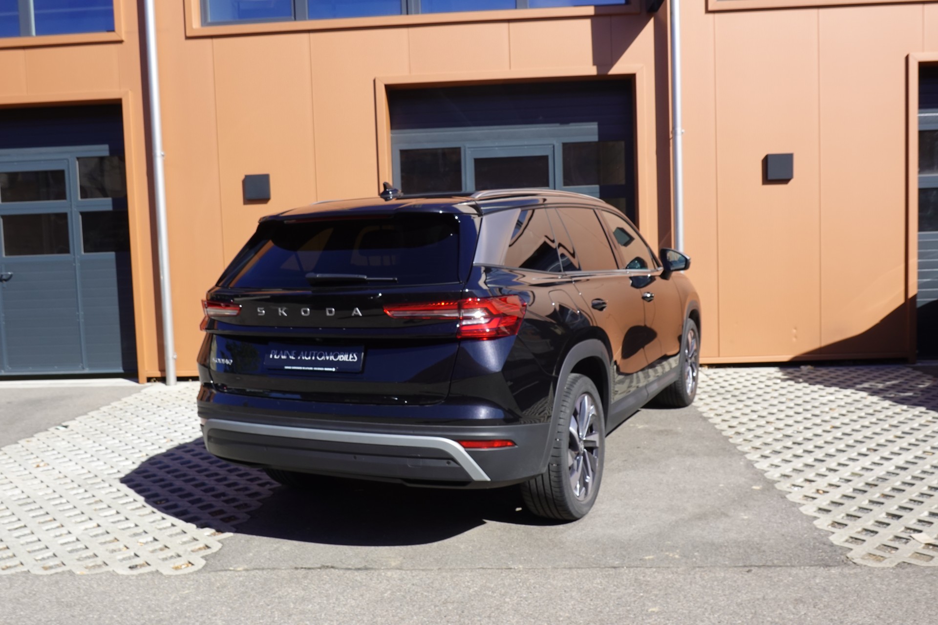 SKODA Kodiaq 1.5 TSI mHEV "* 7 Places * Crochet remorque * Caméra * Tempomat Adaptatif * Clim Auto * Hayon Electrique *"-image-7