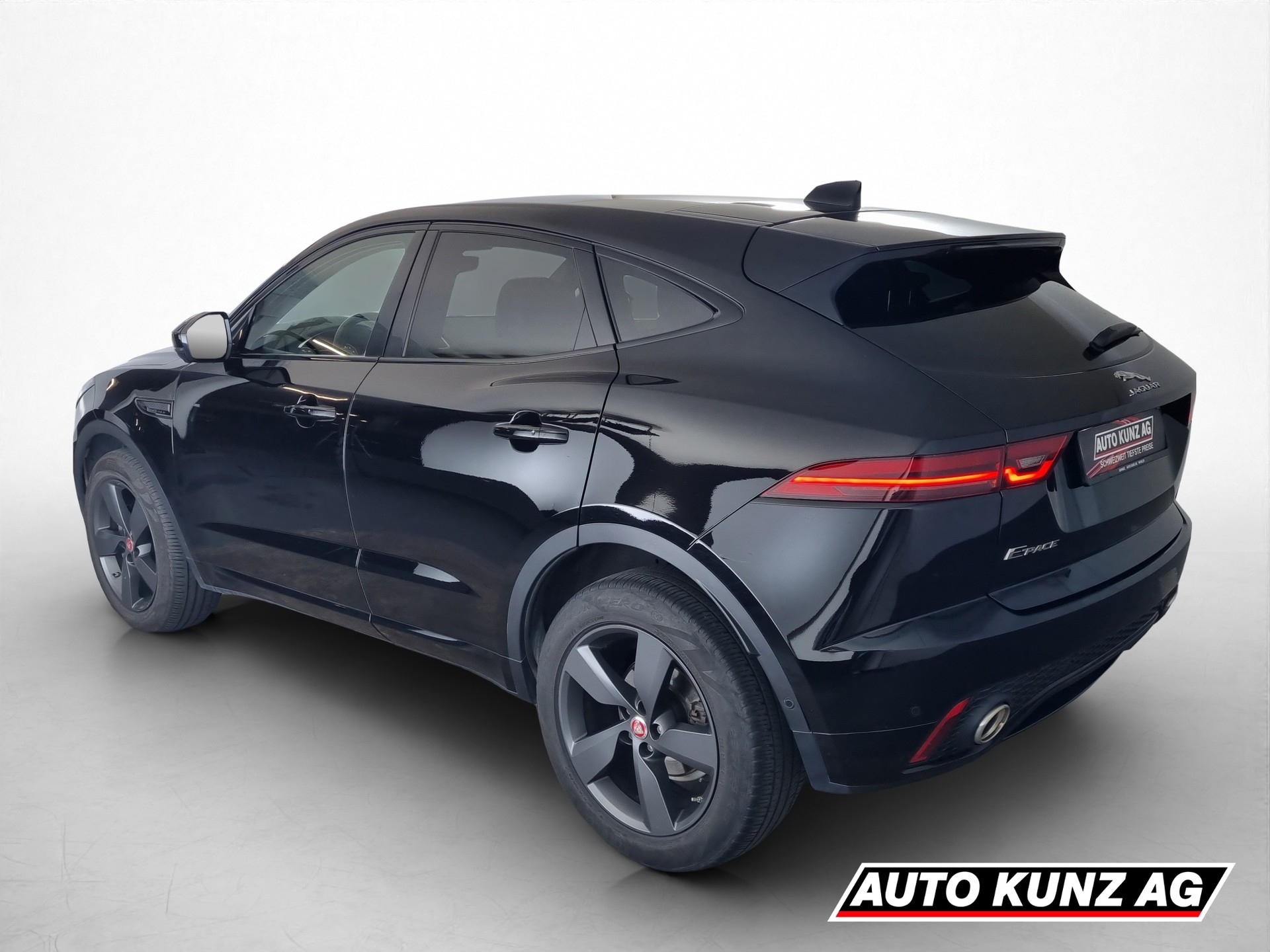 JAGUAR E-Pace 2.0 T 250 AWD-showroom-element-3
