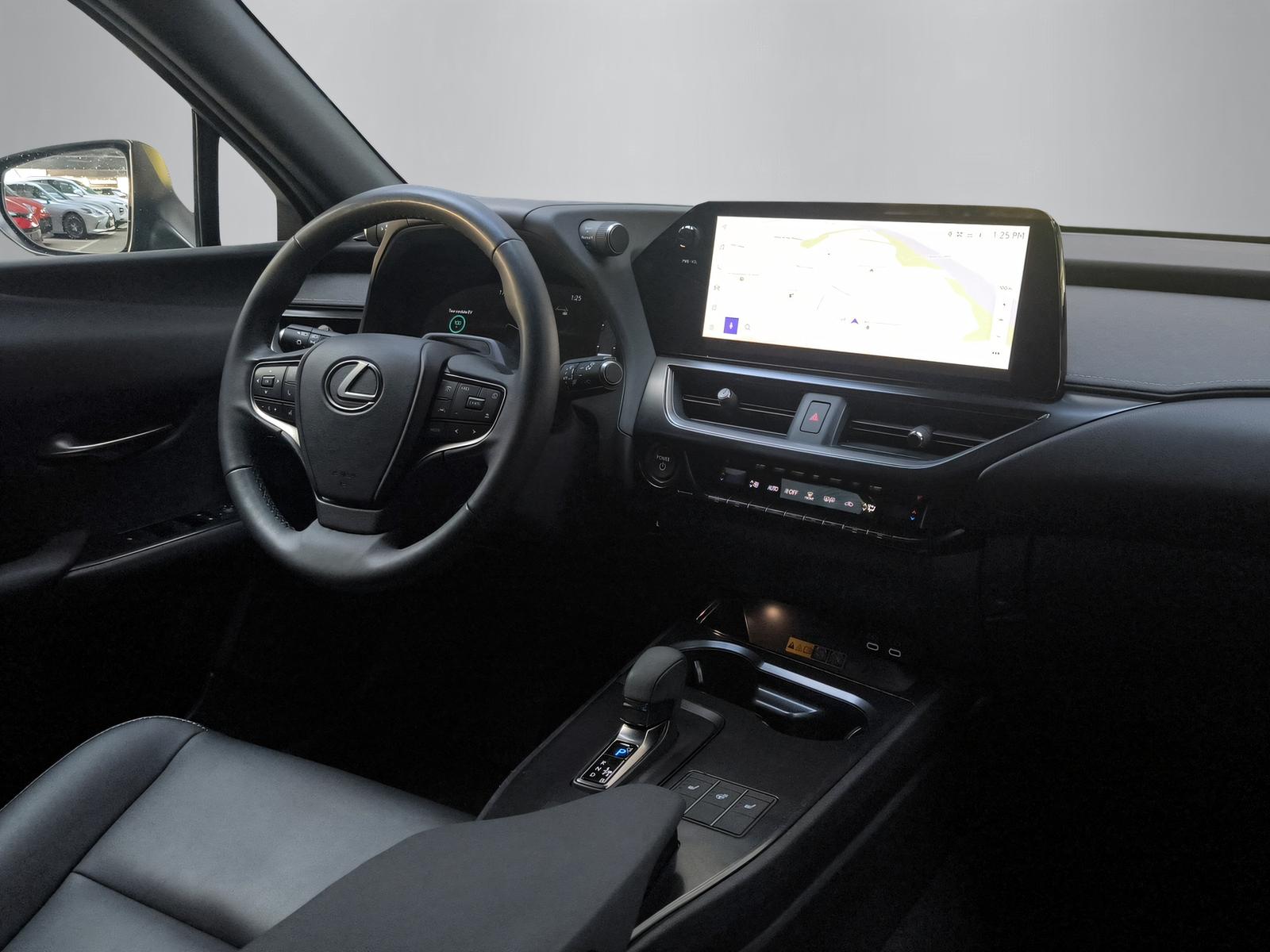 LEXUS UX 300h F-Line-image-12