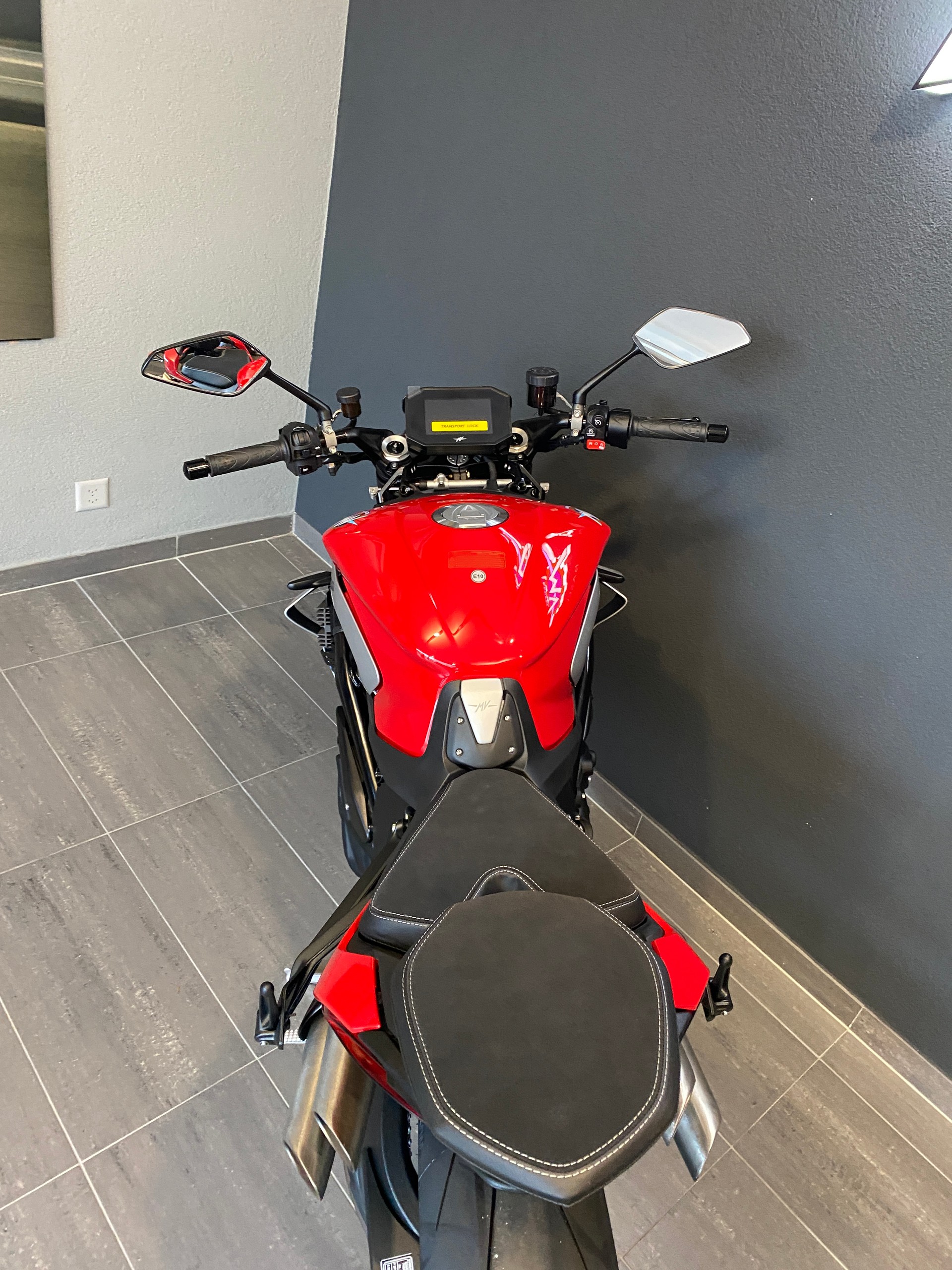 MV AGUSTA Brutale 1000-image-12
