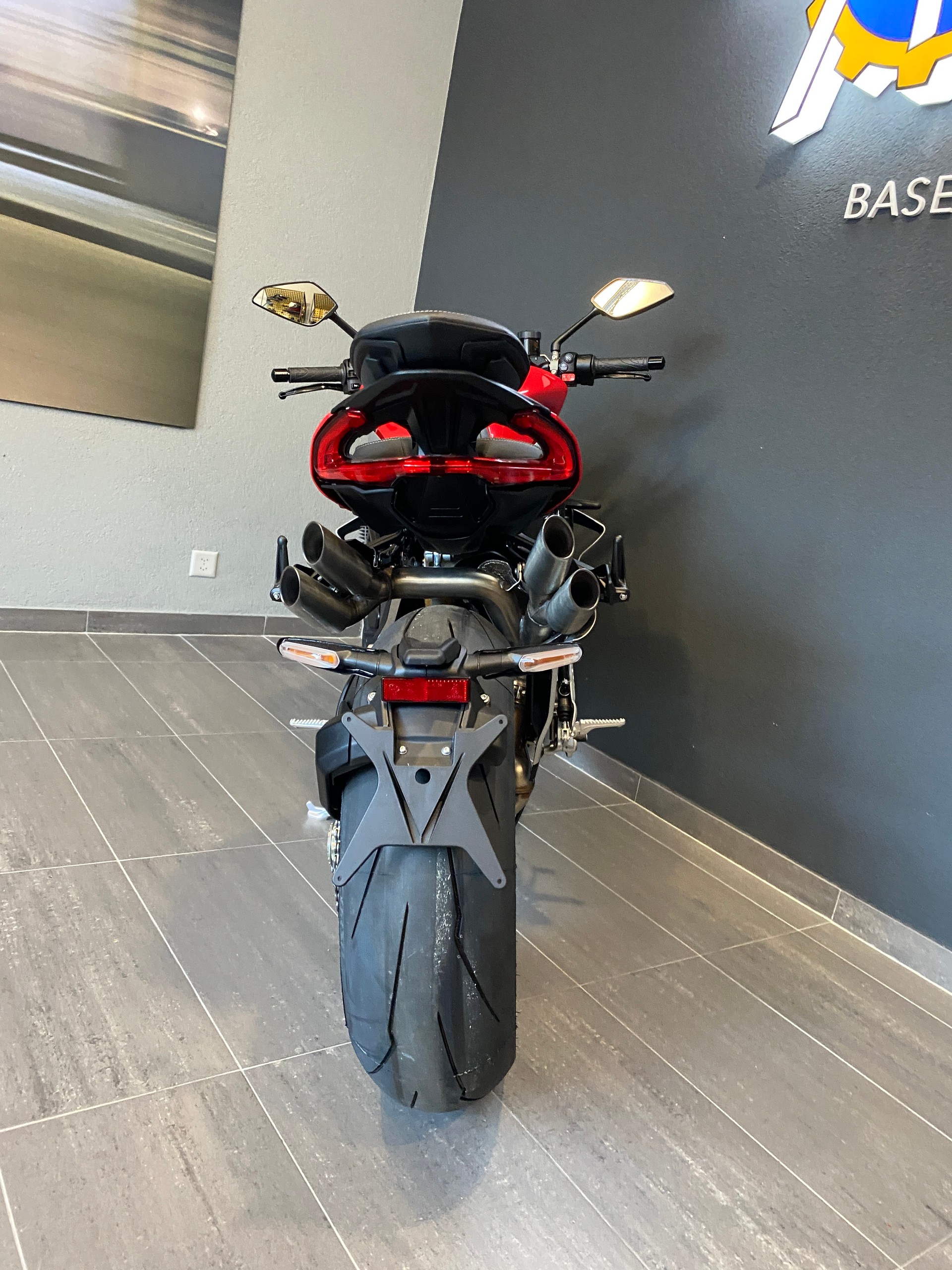 MV AGUSTA Brutale 1000-image-9