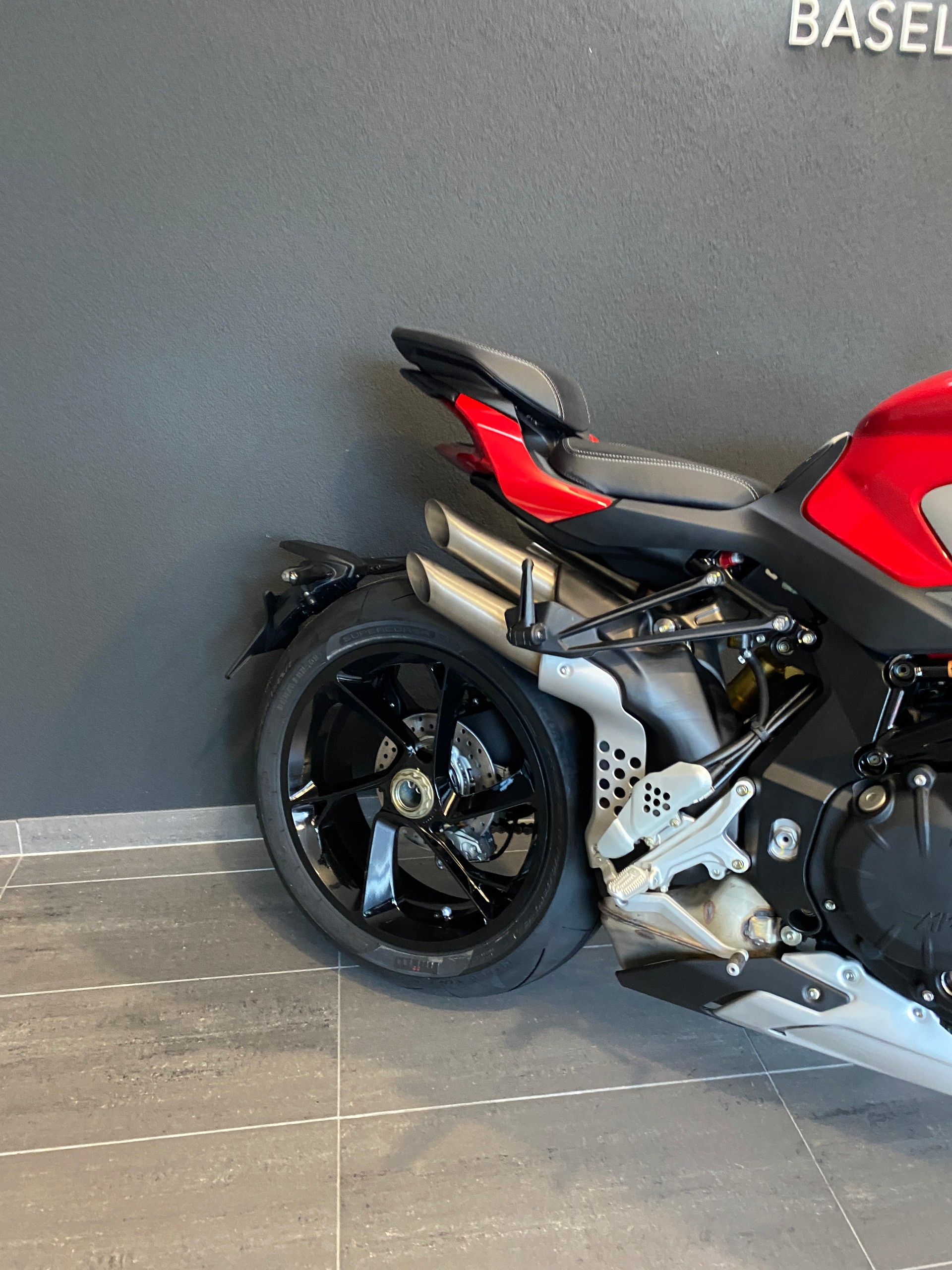 MV AGUSTA Brutale 1000-image-2