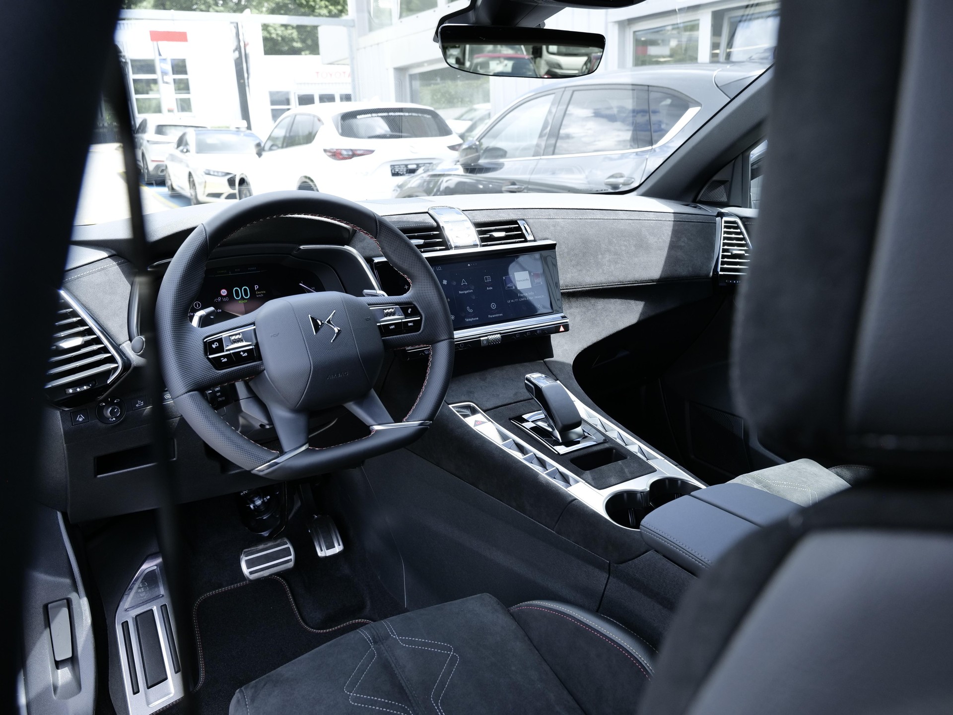 DS AUTOMOBILES 1.6 E-Tense 300 Ligne Noire 4x4-image-17