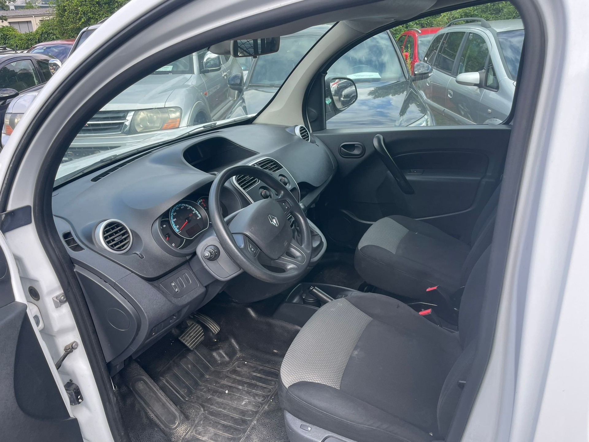 RENAULT Kangoo Z.E. (Batterie Miete)-image-10